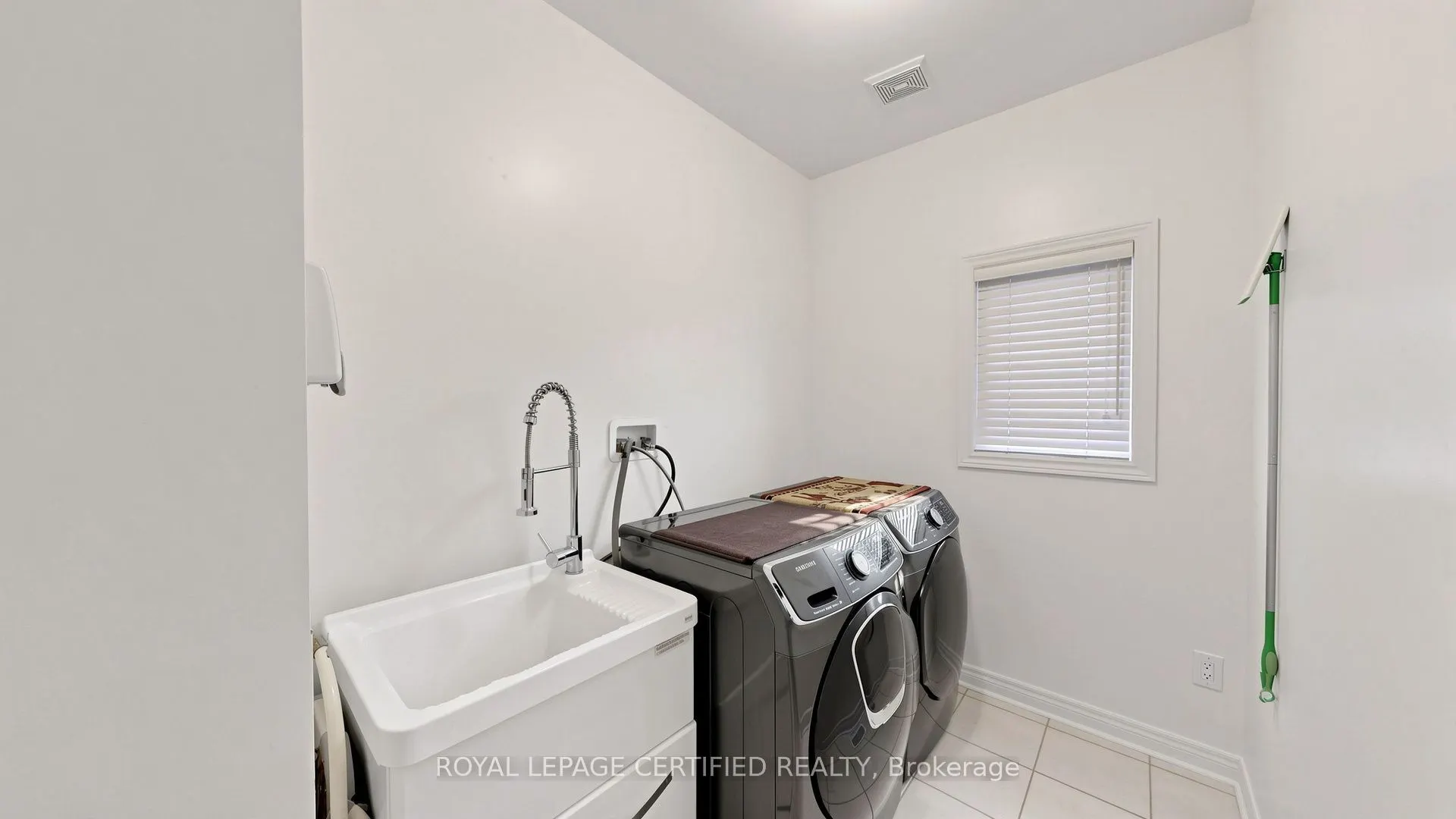 153 Romanelli Crescent
