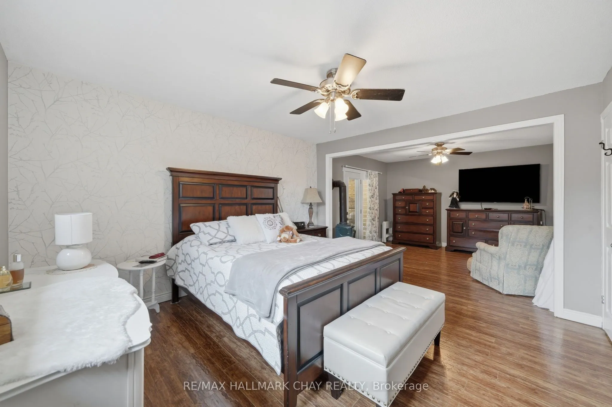 96 Maple Avenue W