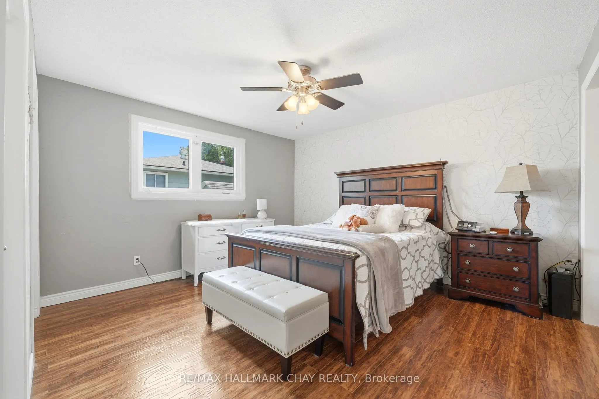 96 Maple Avenue W