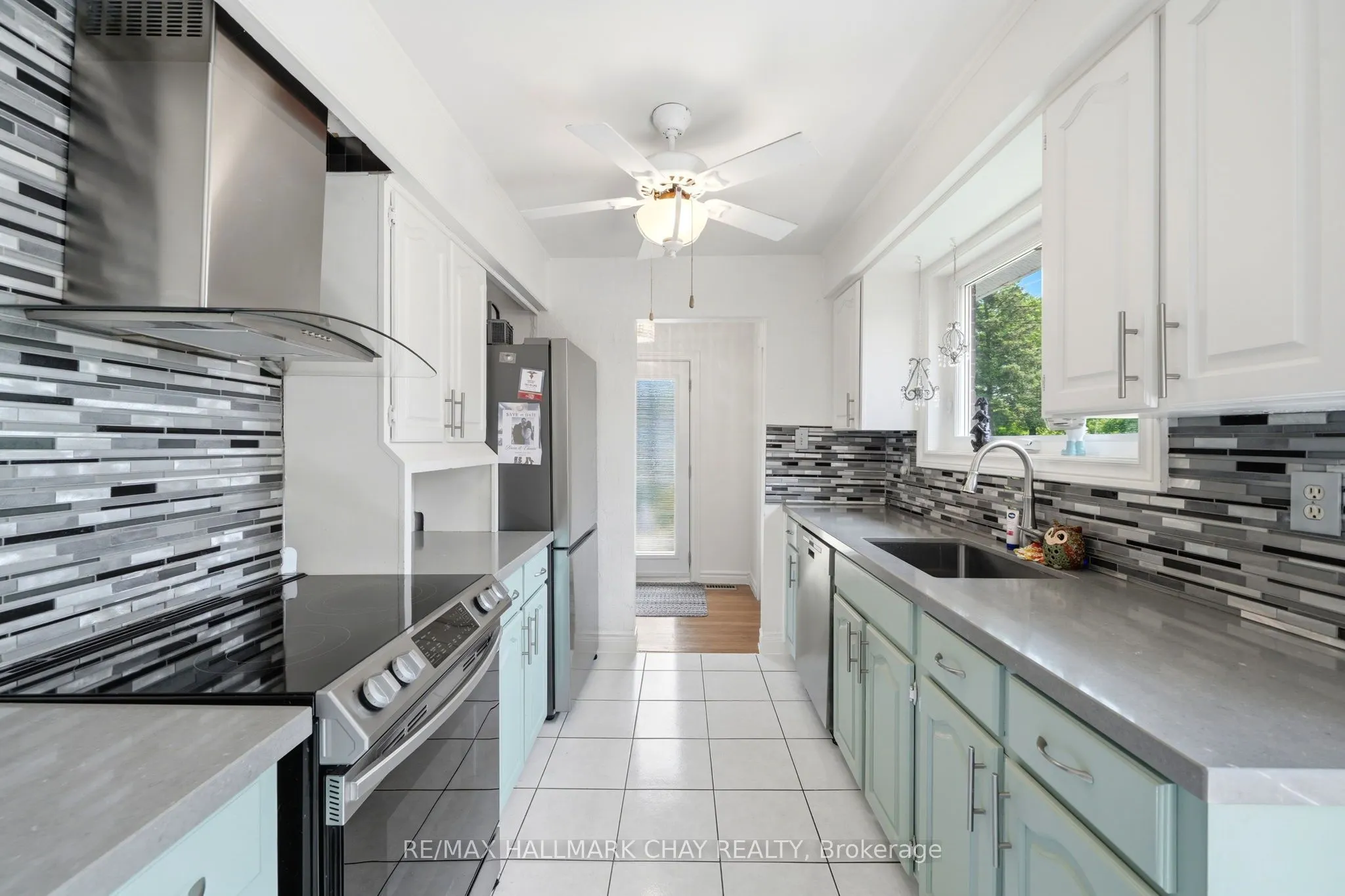 96 Maple Avenue W