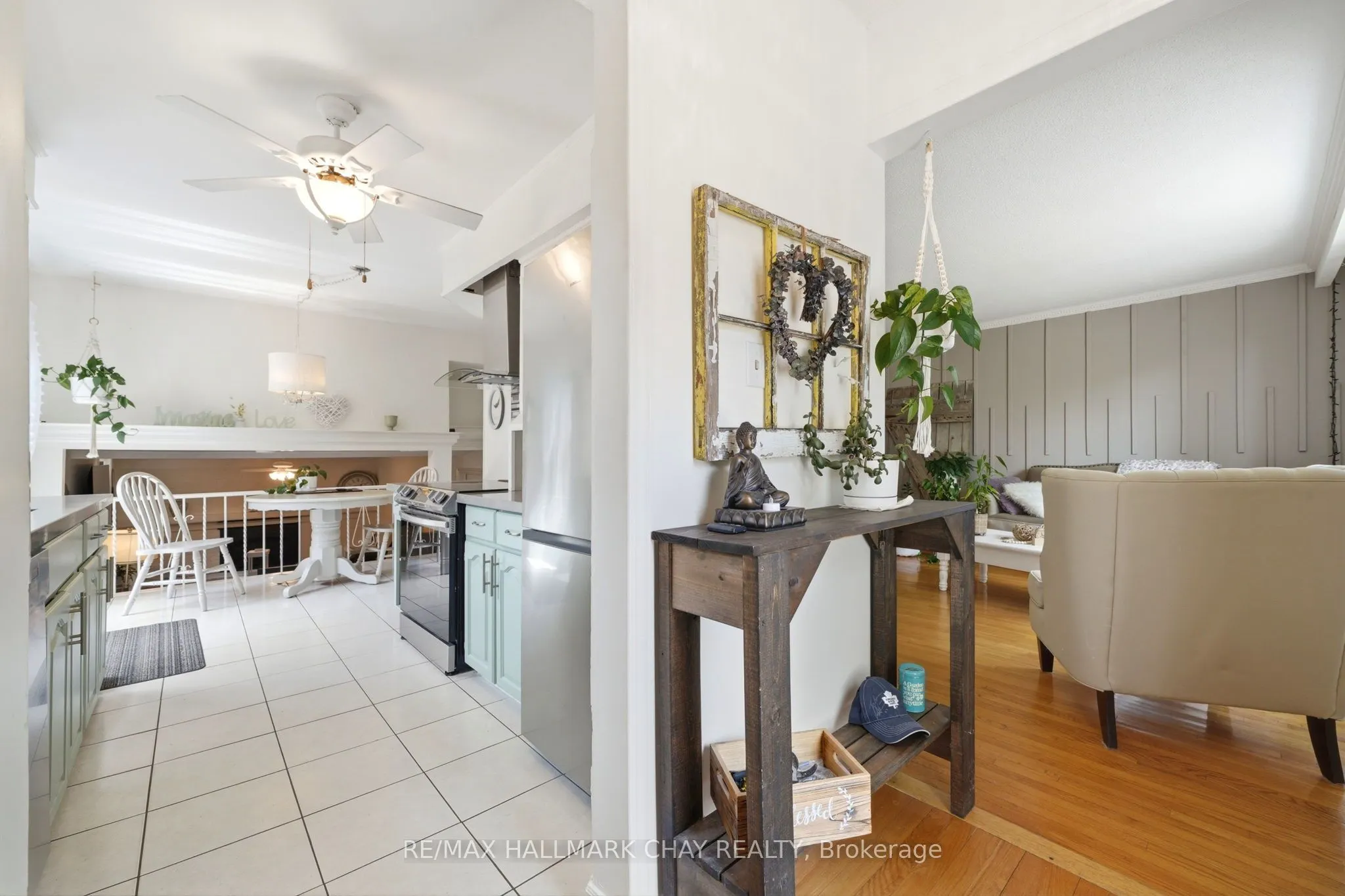 96 Maple Avenue W