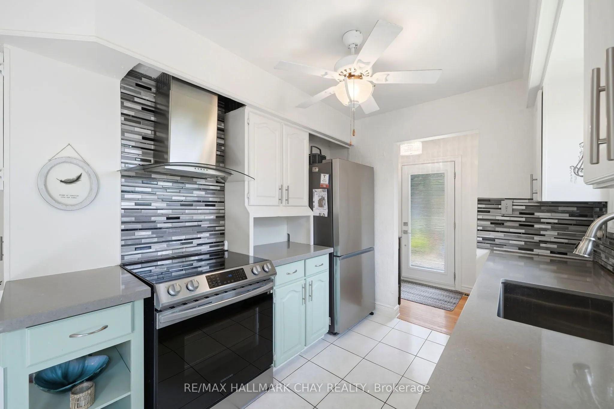 96 Maple Avenue W