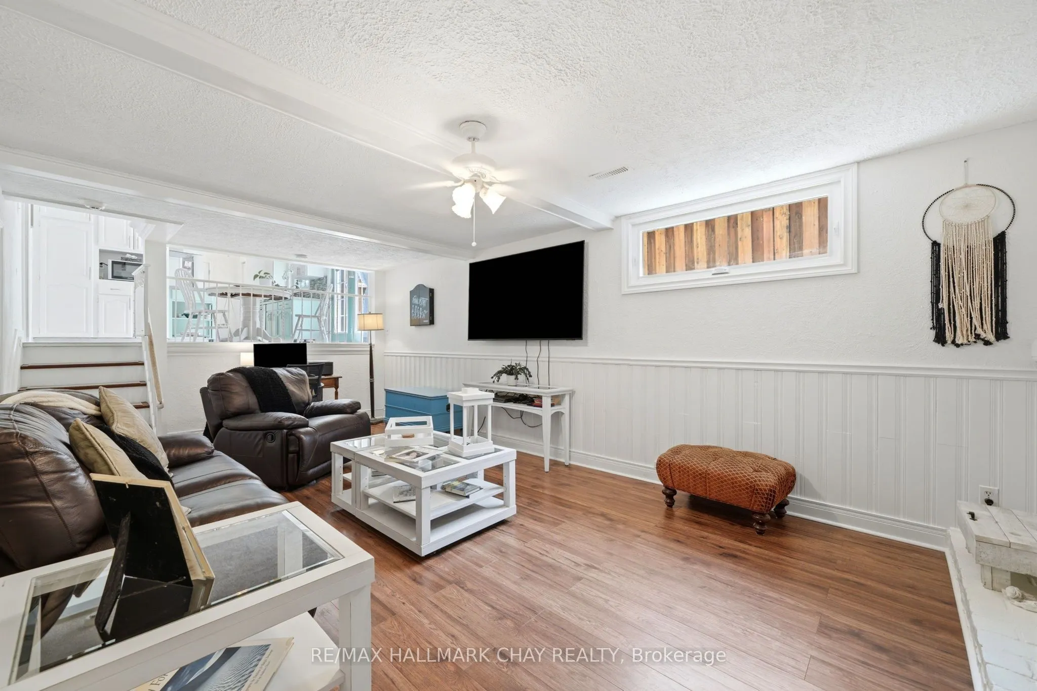 96 Maple Avenue W