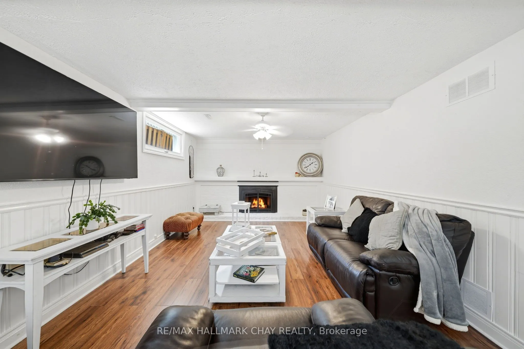 96 Maple Avenue W
