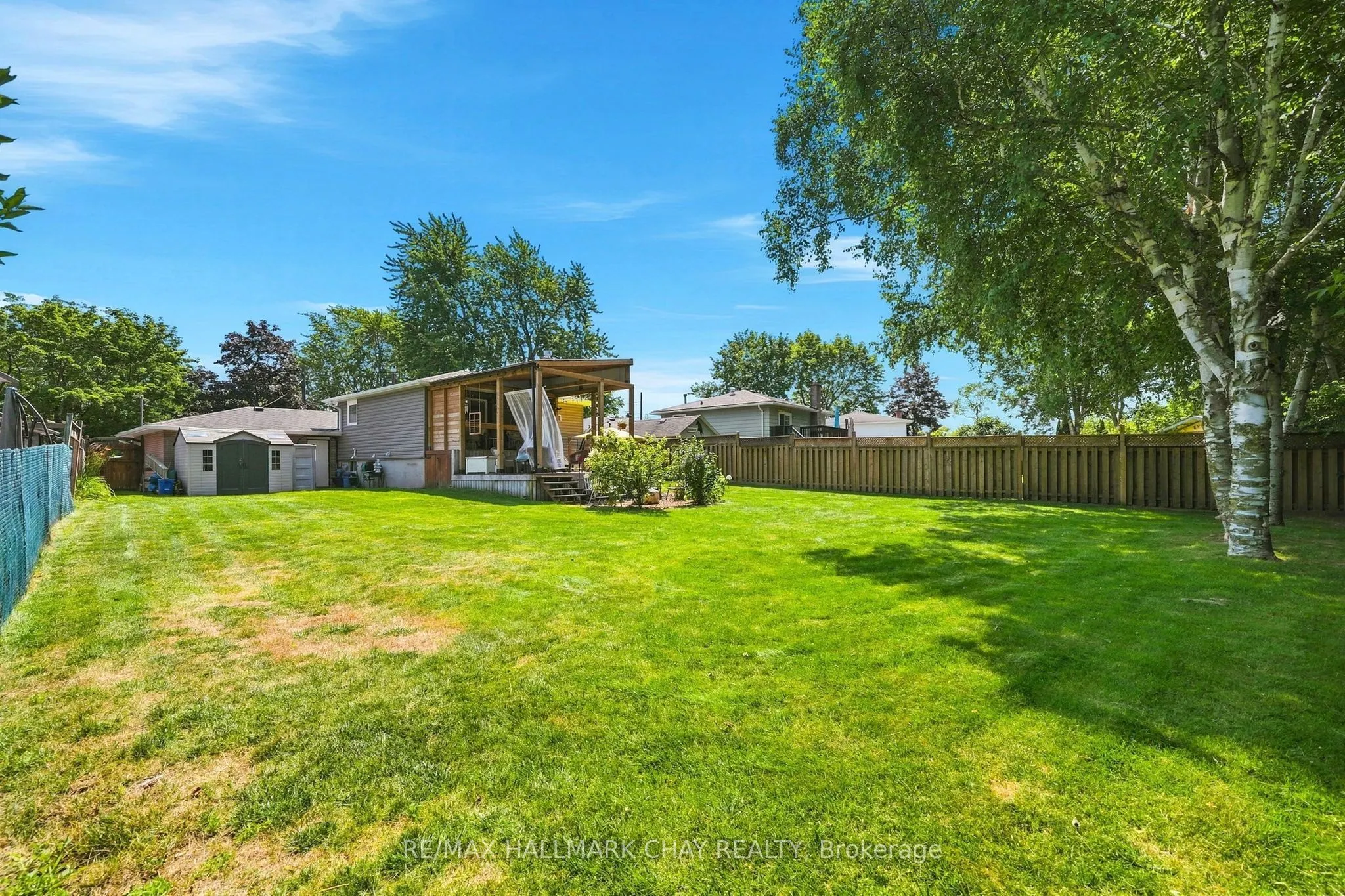 96 Maple Avenue W