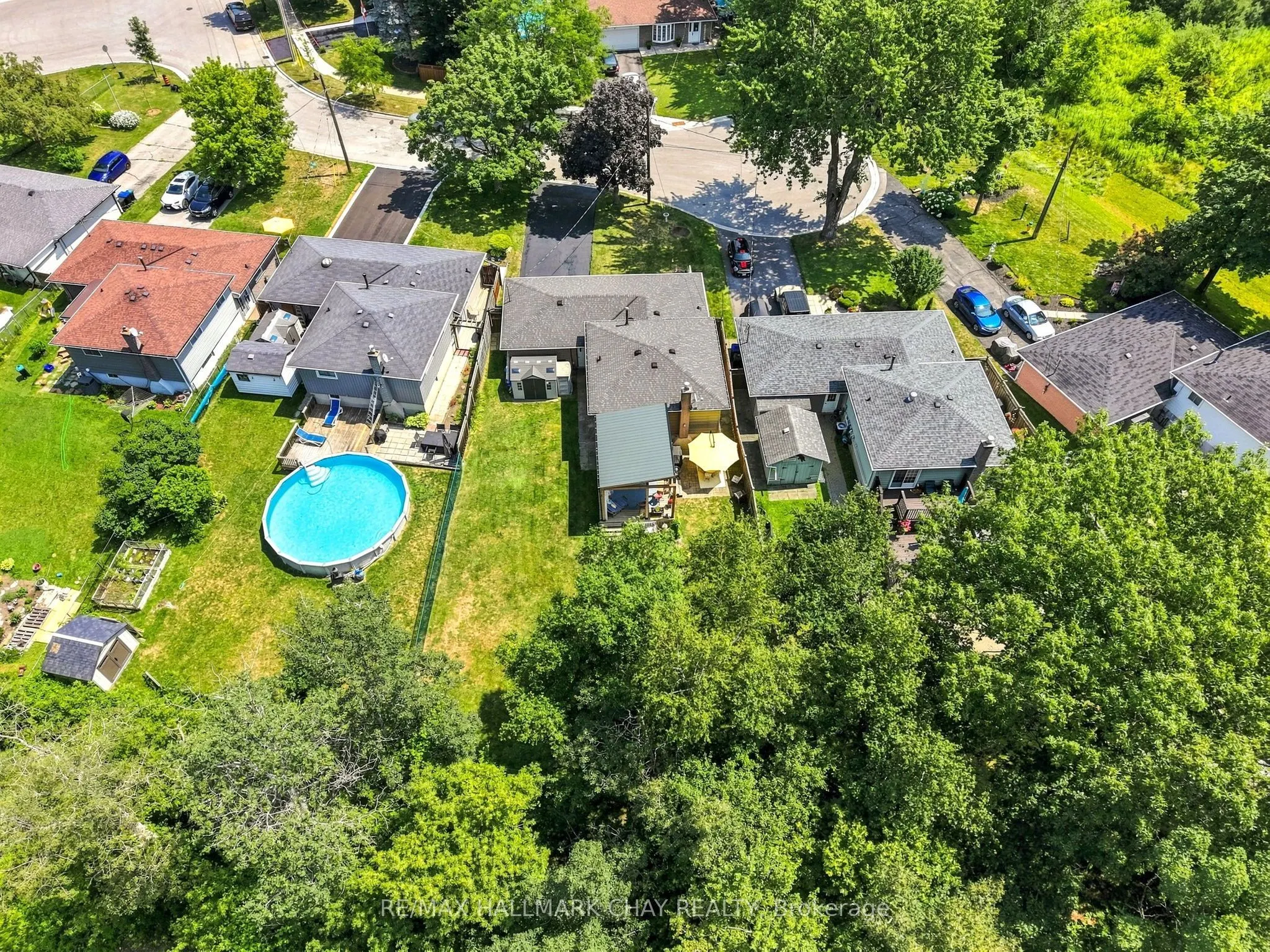 96 Maple Avenue W