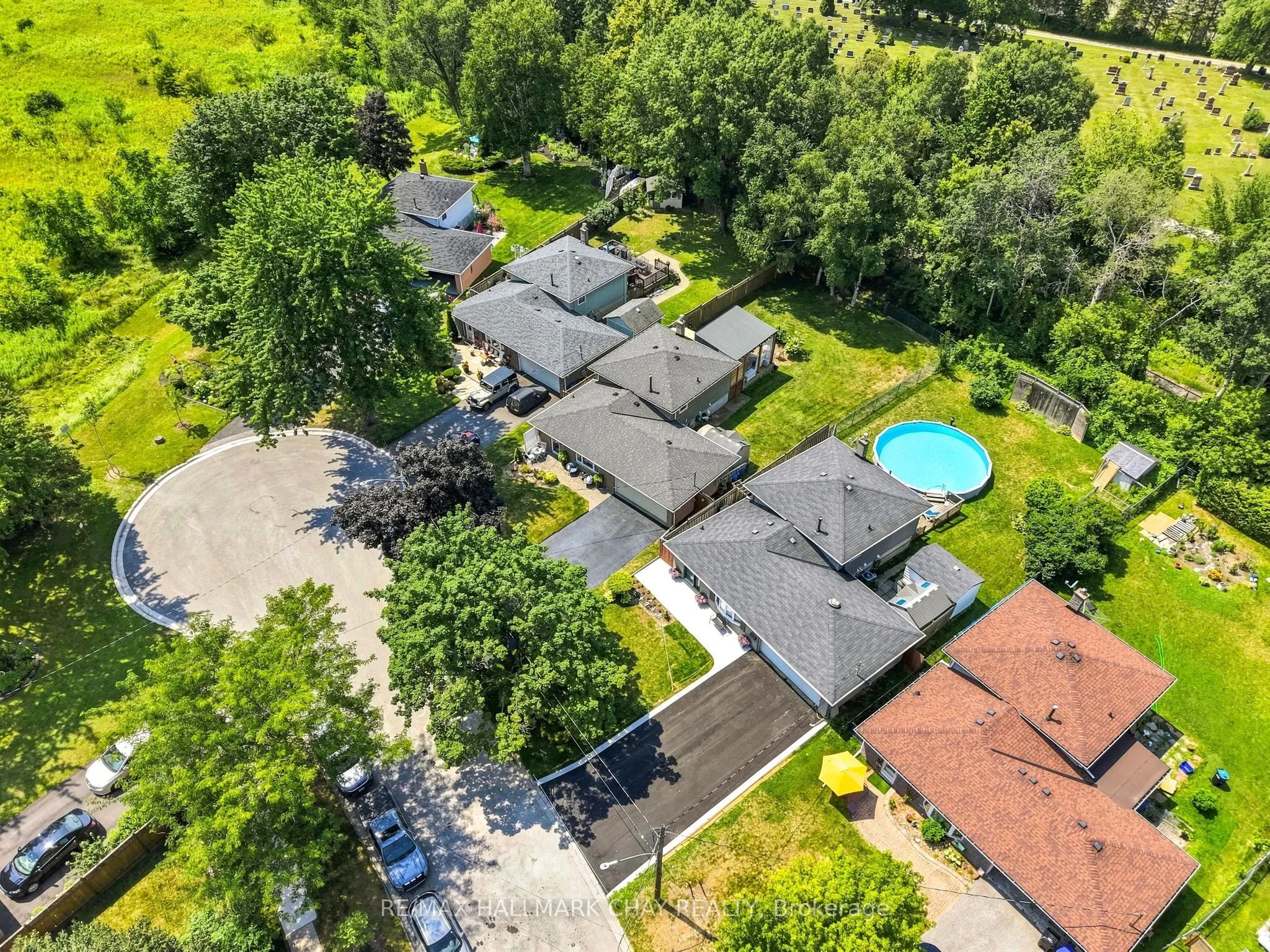 96 Maple Avenue W