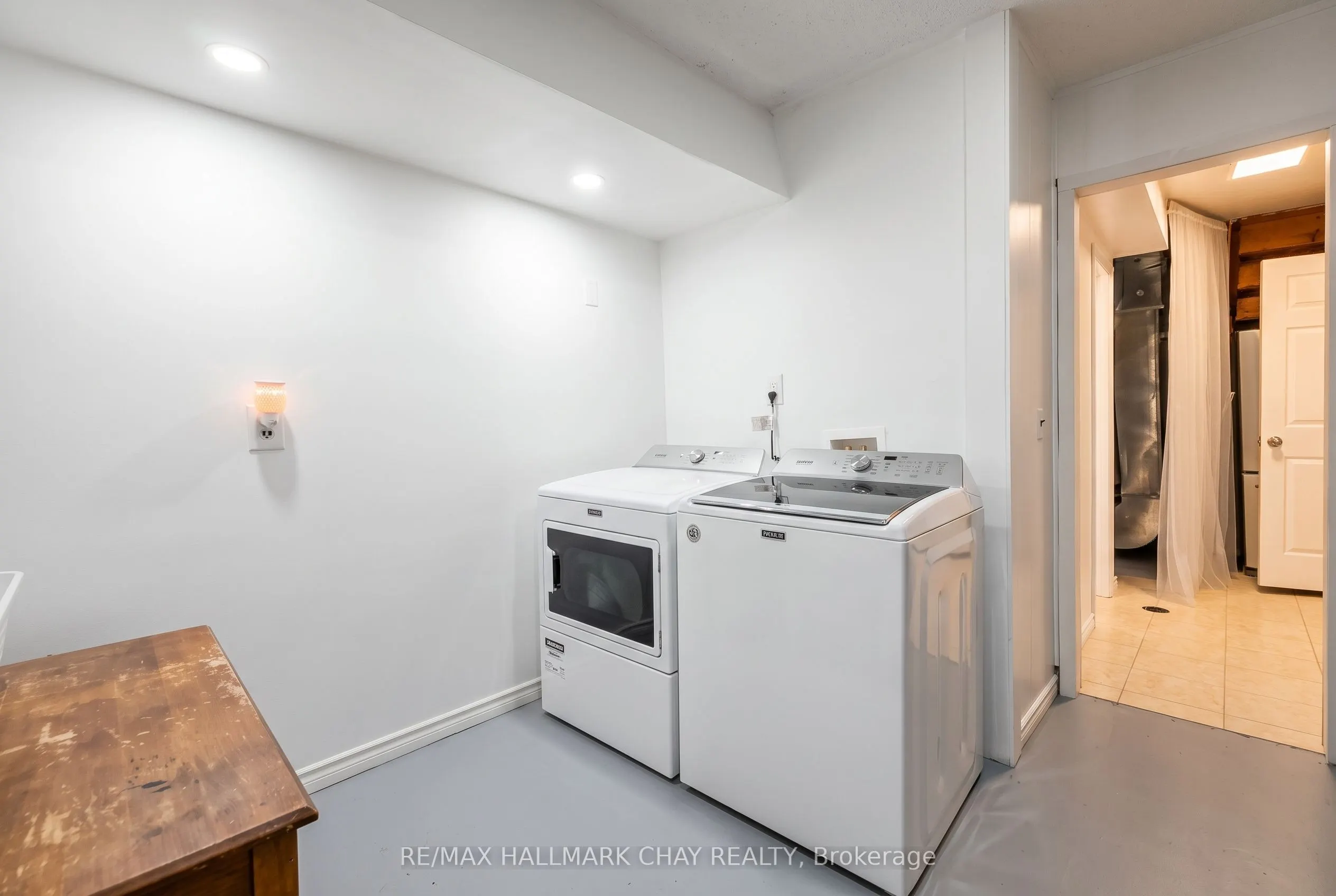96 Maple Avenue W
