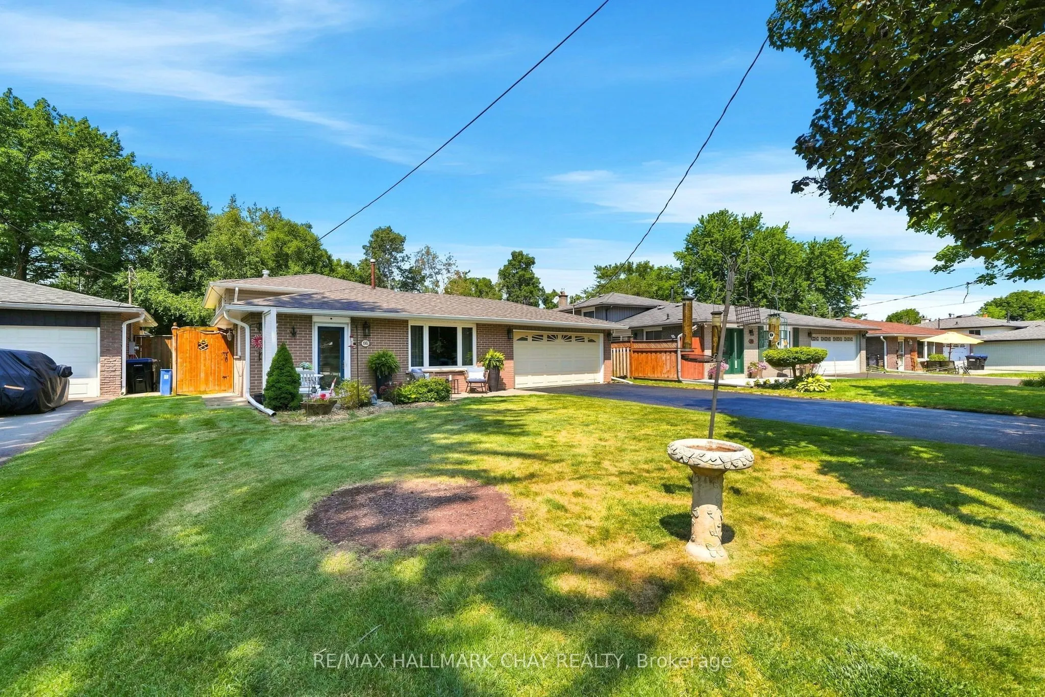 96 Maple Avenue W
