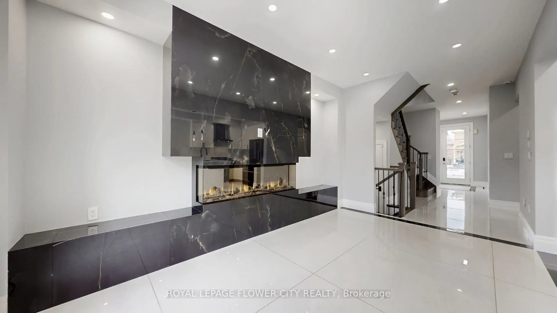642 Sweetwater Crescent