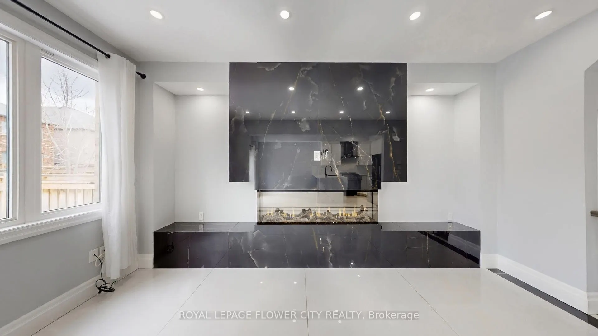 642 Sweetwater Crescent