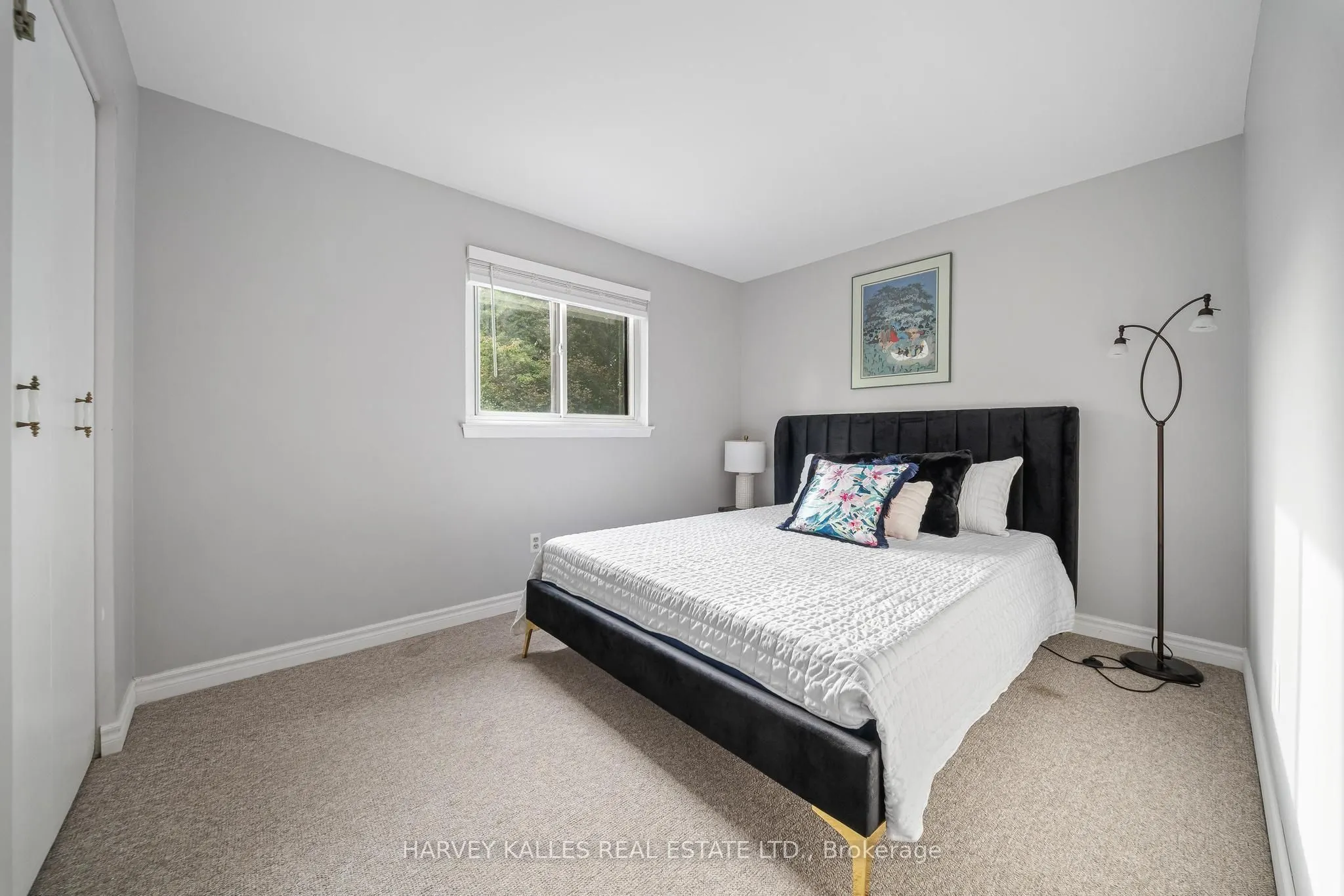 221 Snowshoe Crescent