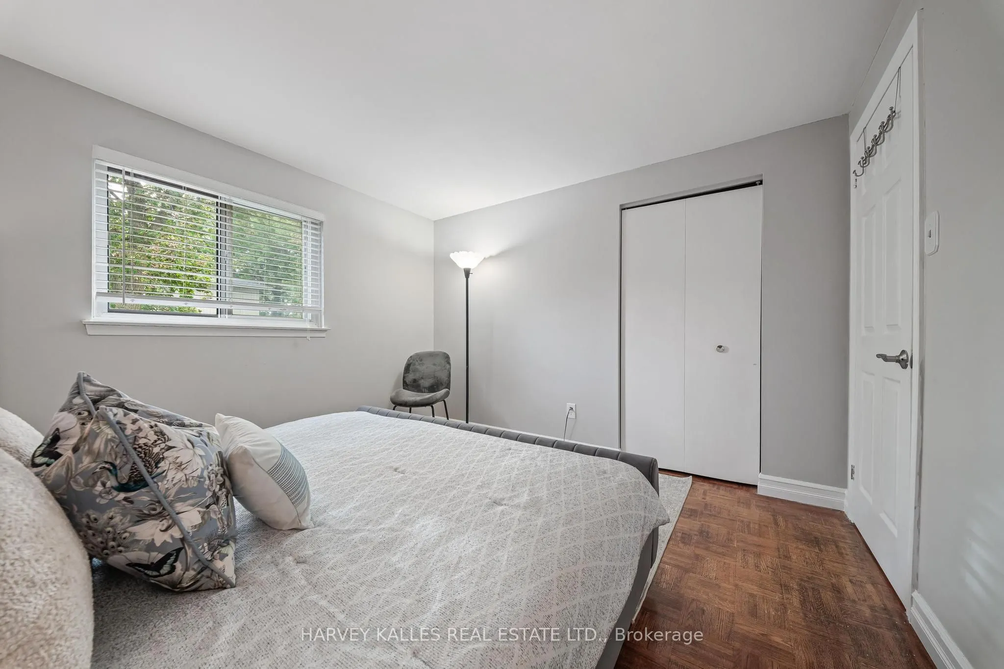 221 Snowshoe Crescent