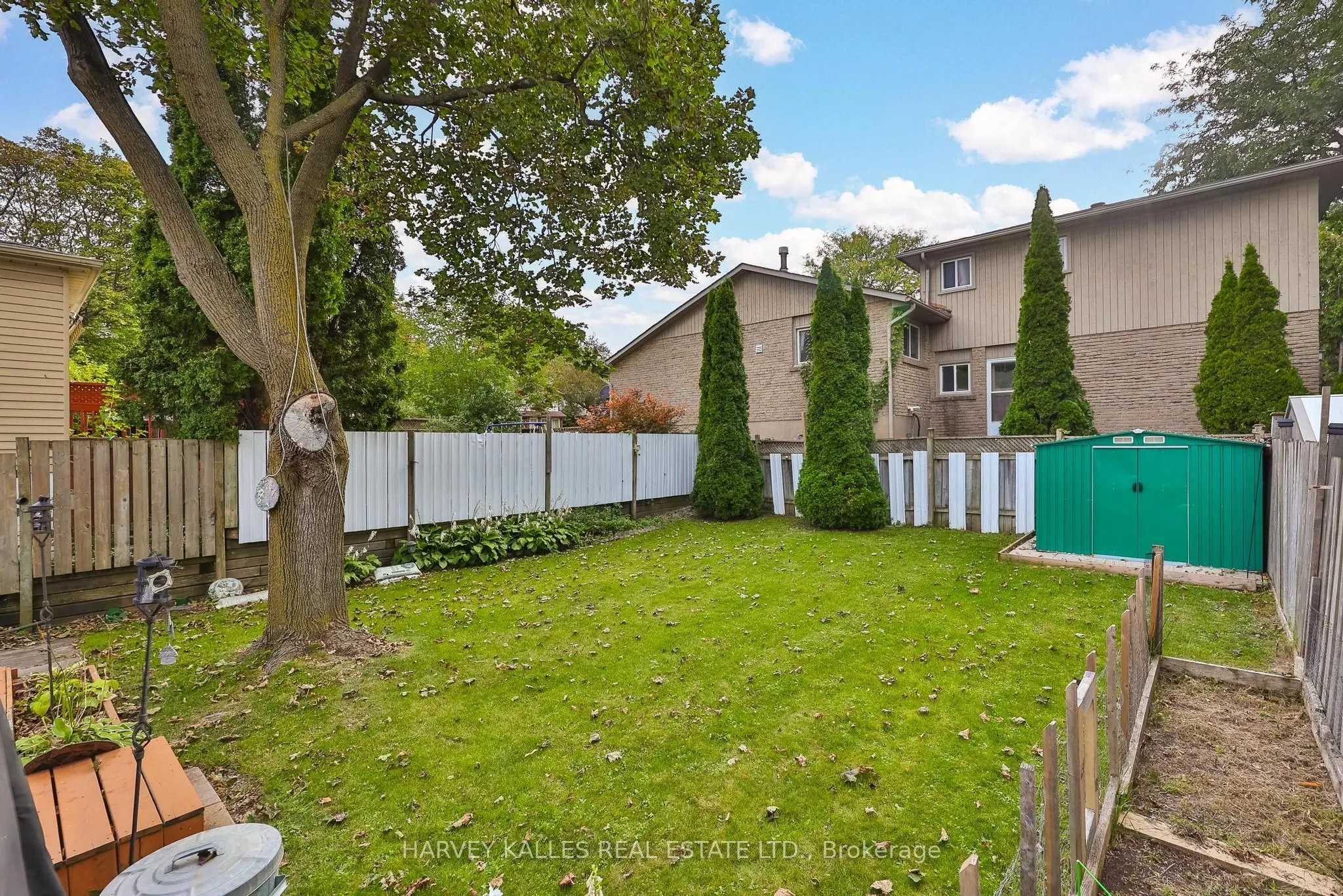 221 Snowshoe Crescent