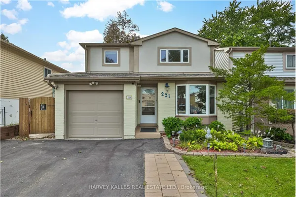 221 Snowshoe Crescent