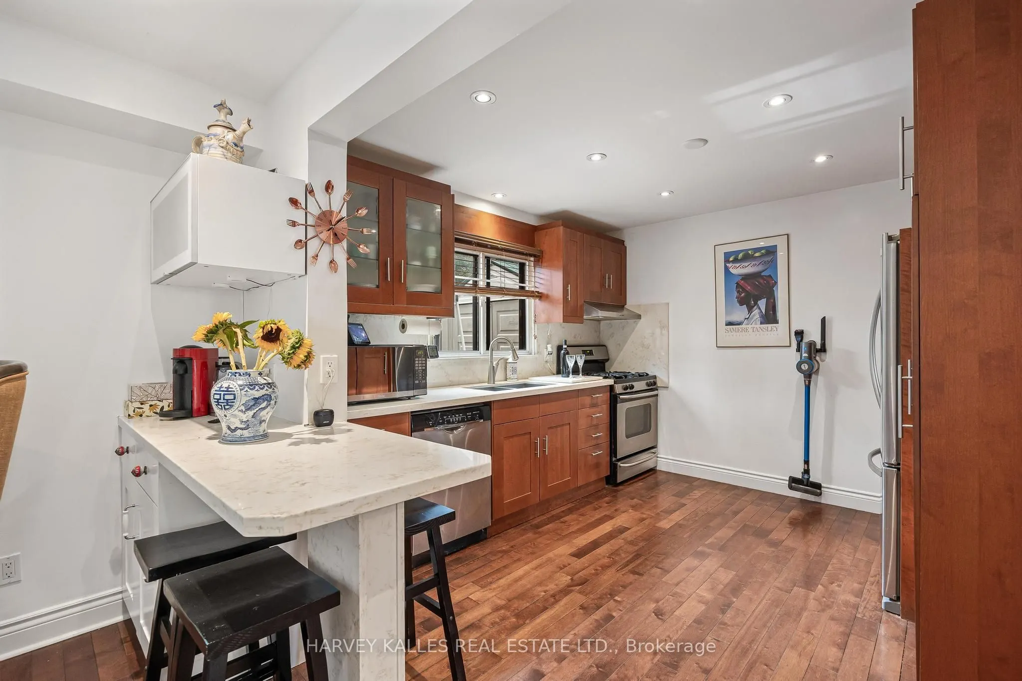 221 Snowshoe Crescent