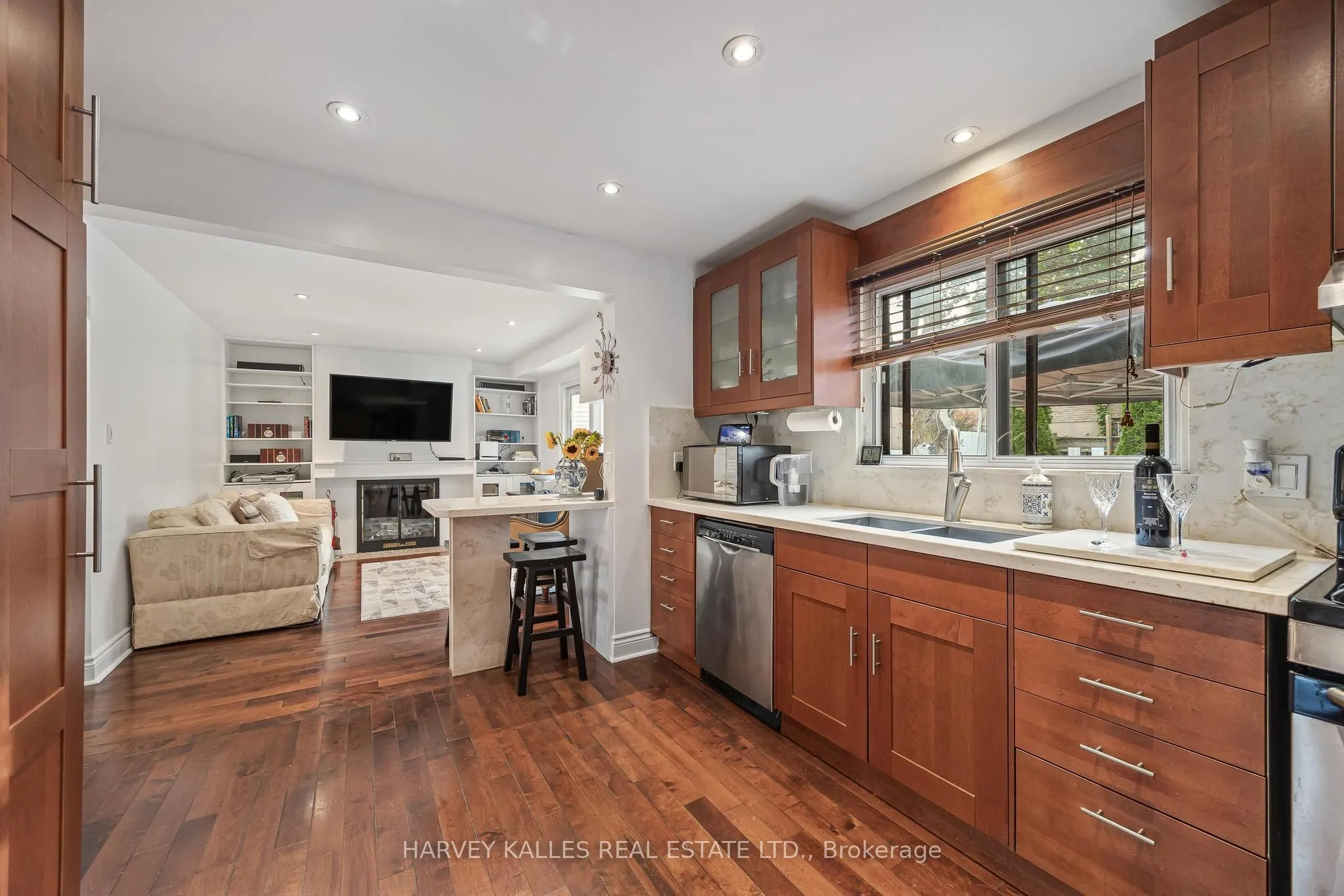 221 Snowshoe Crescent