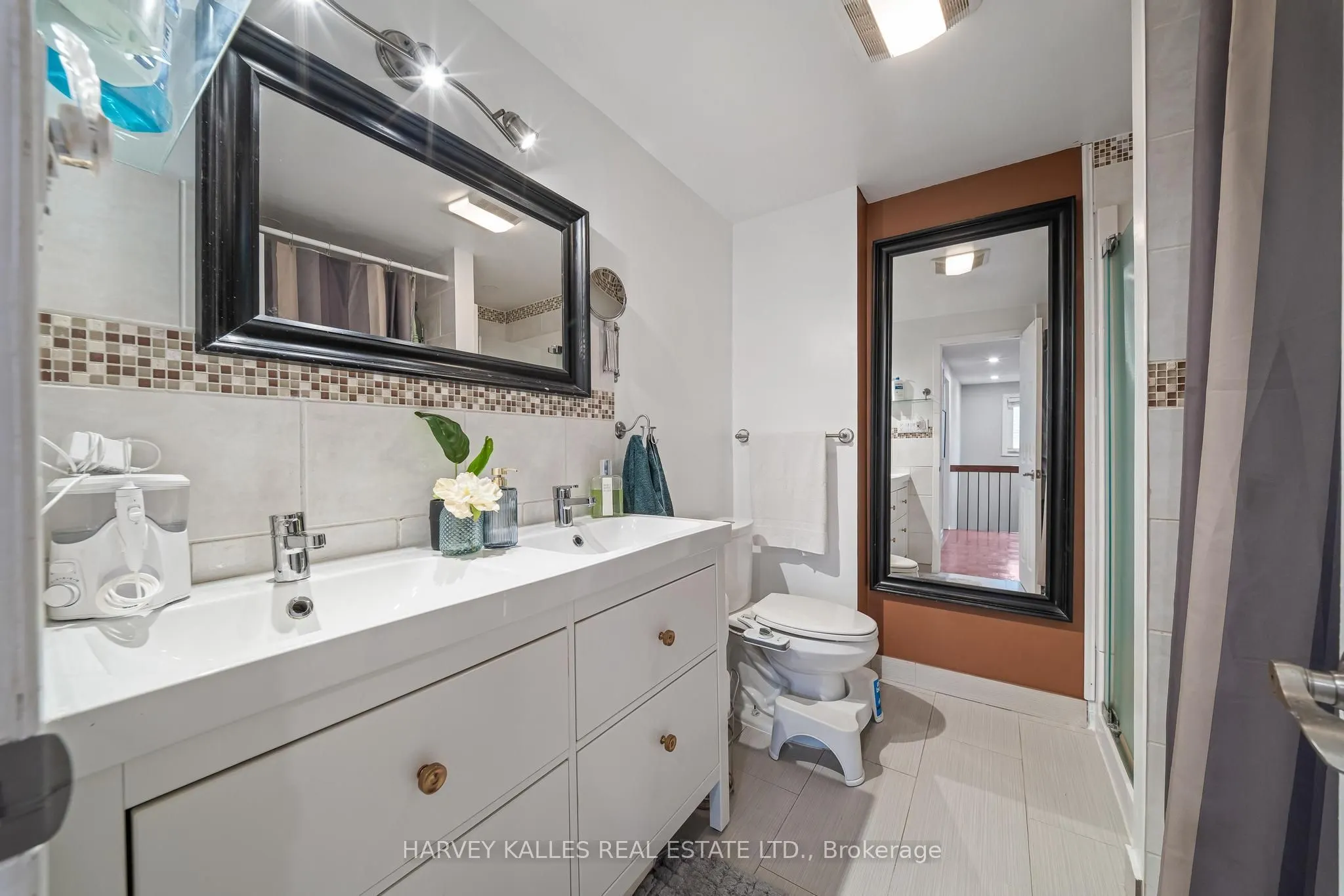 221 Snowshoe Crescent