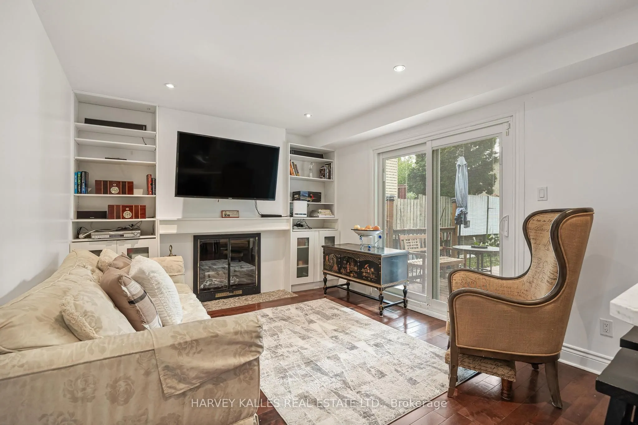 221 Snowshoe Crescent