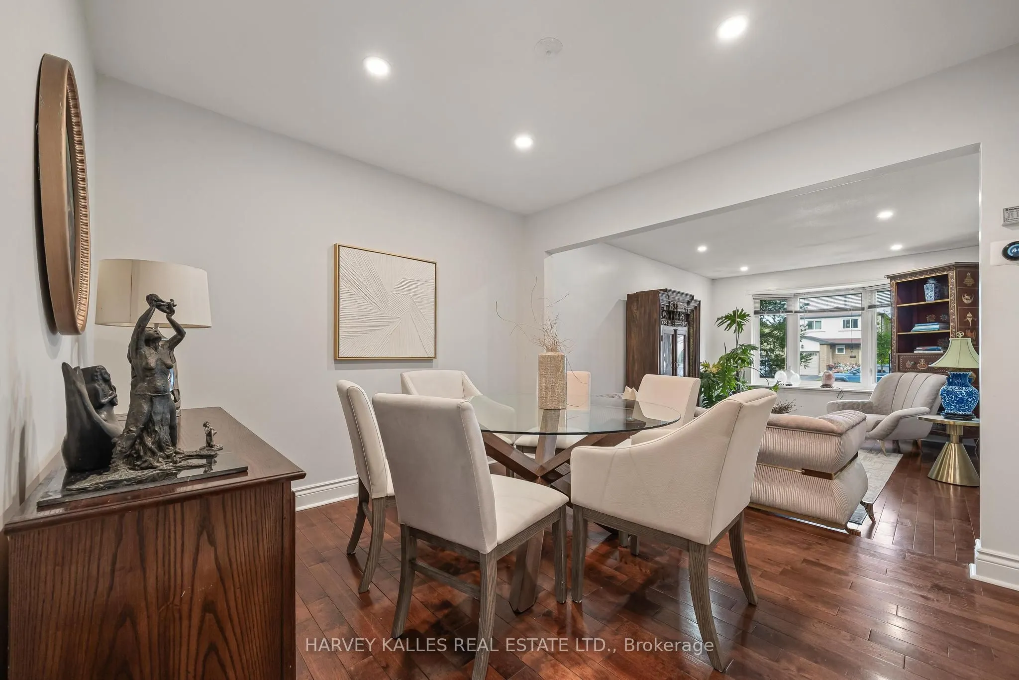 221 Snowshoe Crescent