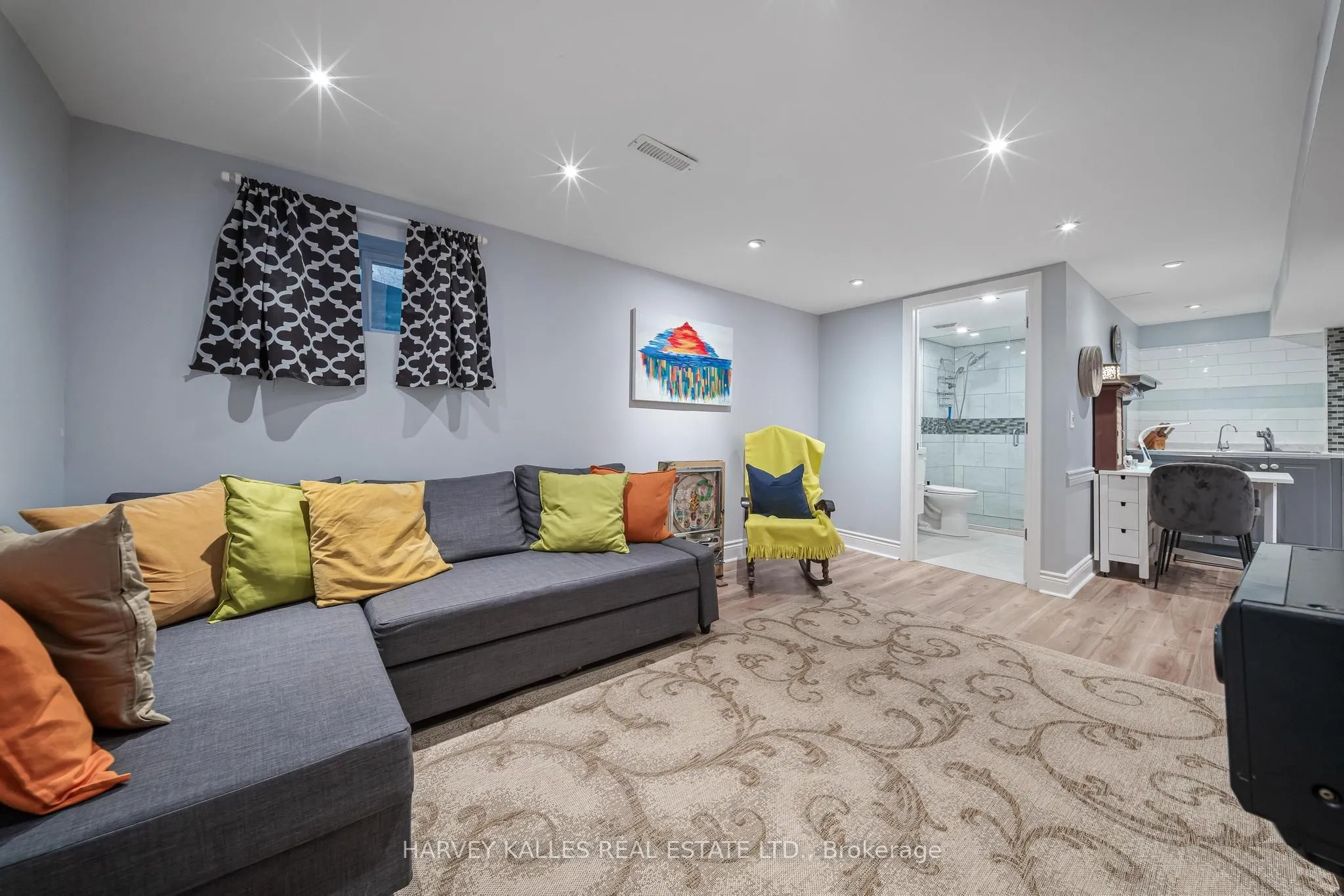 221 Snowshoe Crescent