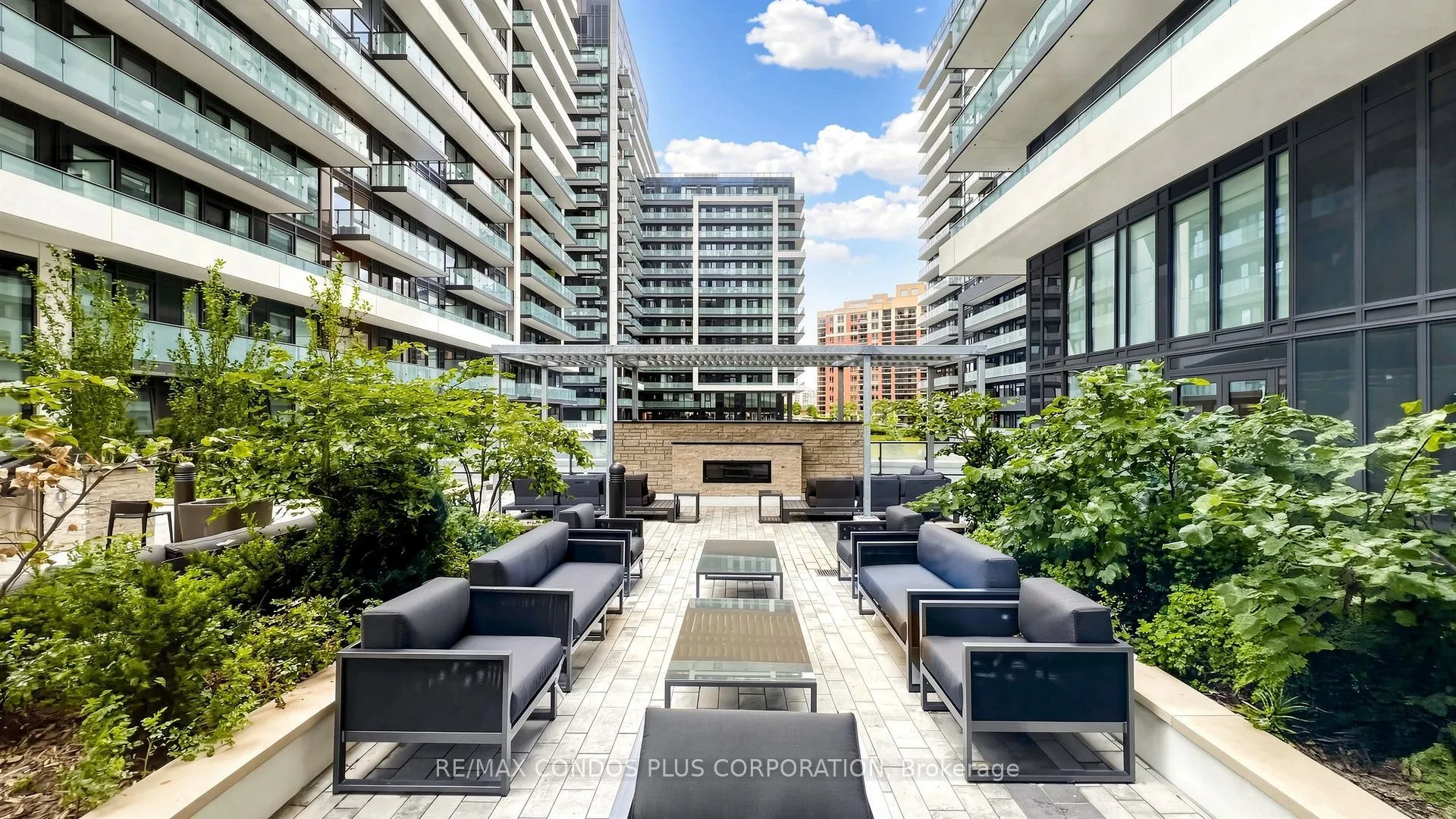 105 Oneida Crescent #503