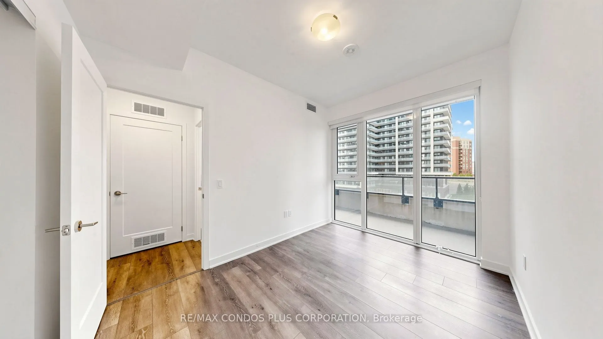 105 Oneida Crescent #503