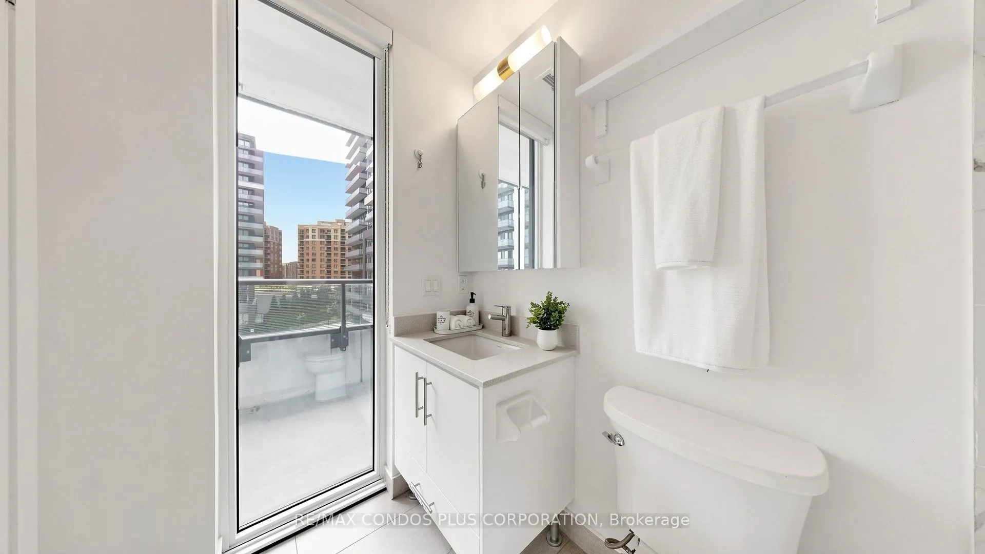 105 Oneida Crescent #503