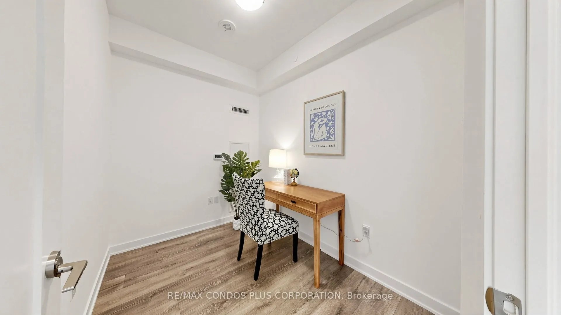 105 Oneida Crescent #503