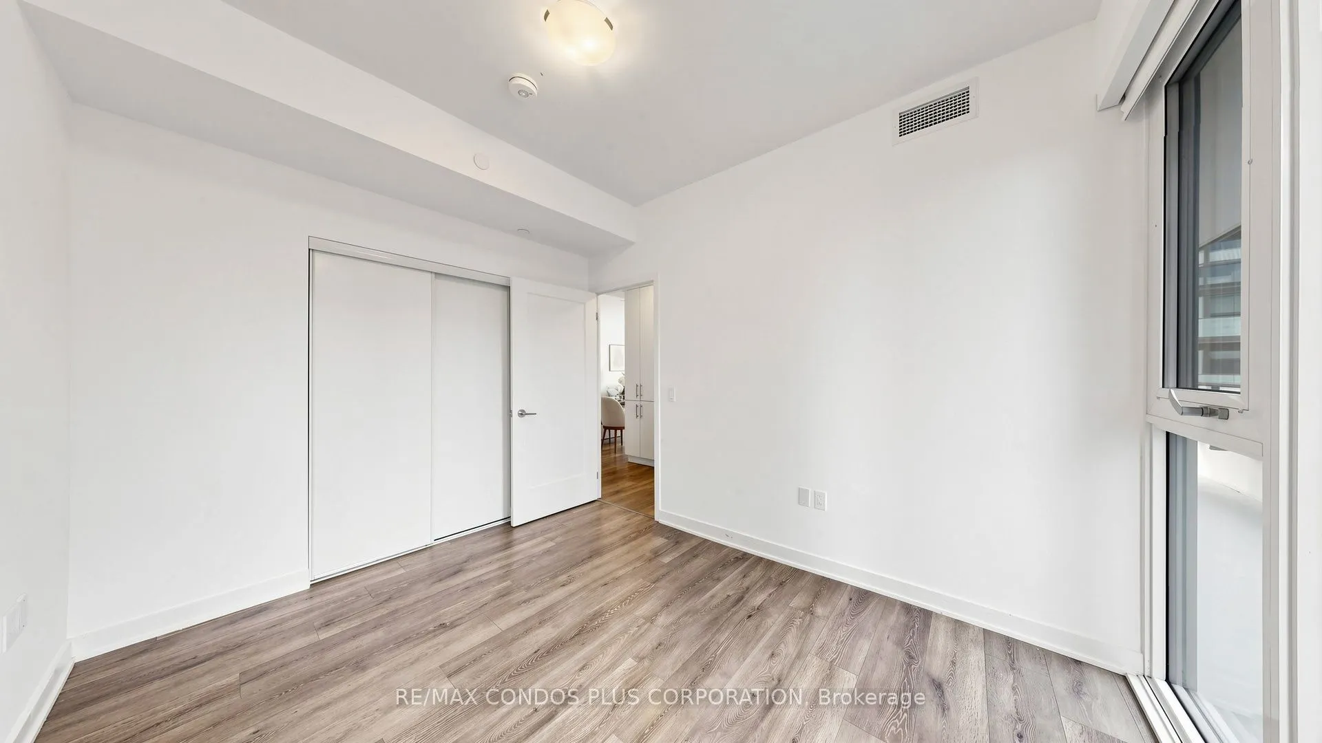 105 Oneida Crescent #503