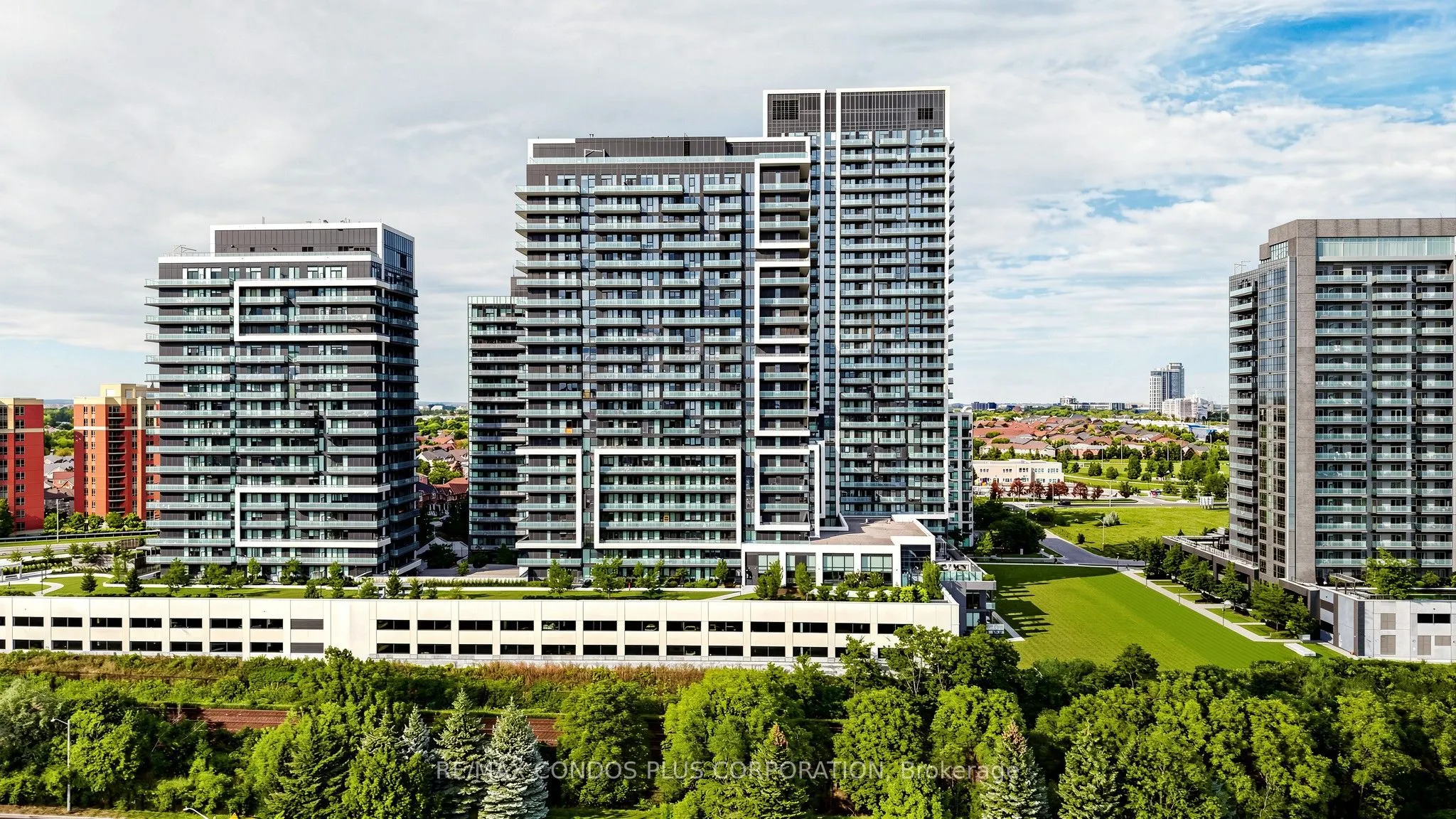 105 Oneida Crescent #503
