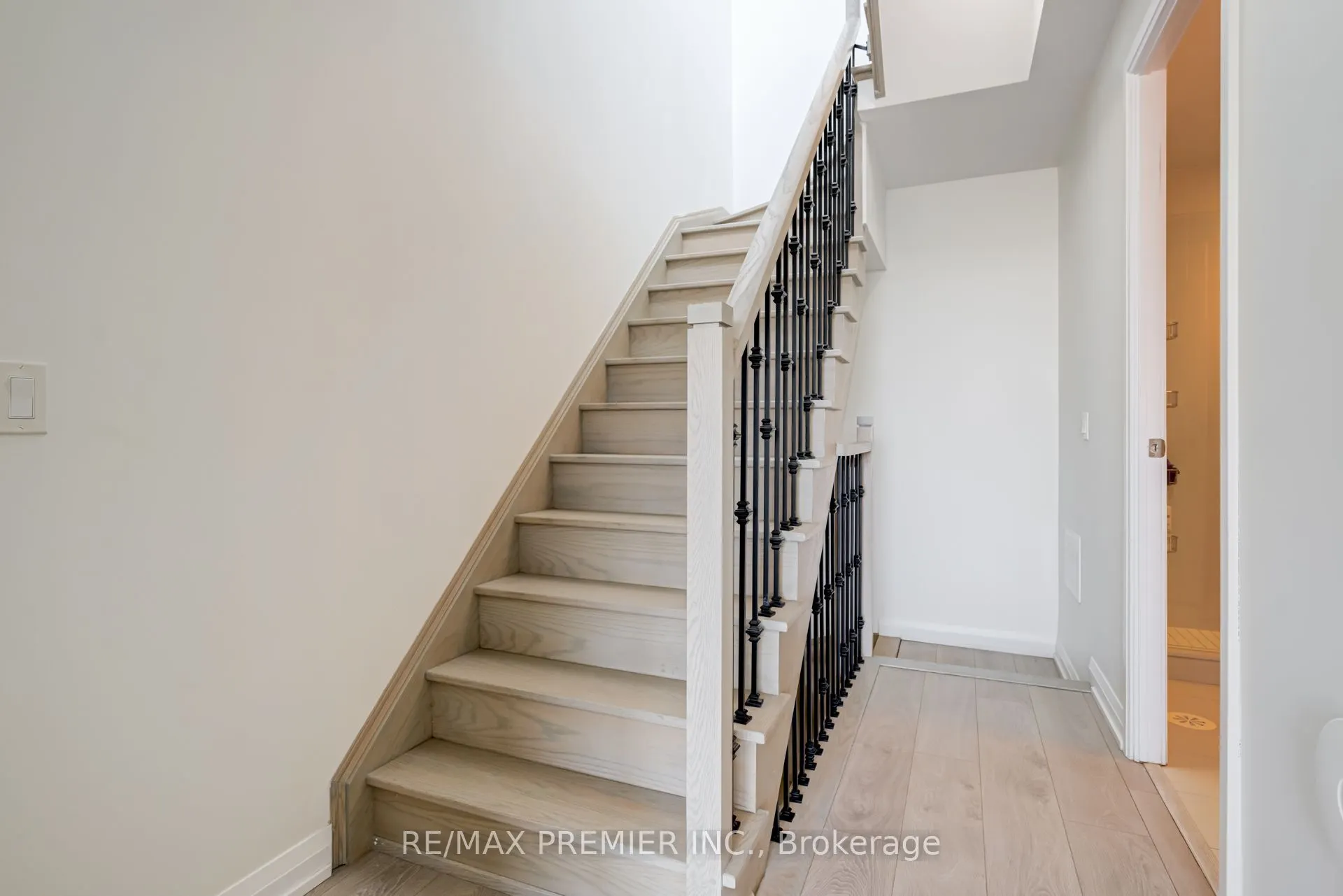 1010 Portage Parkway #TH 5