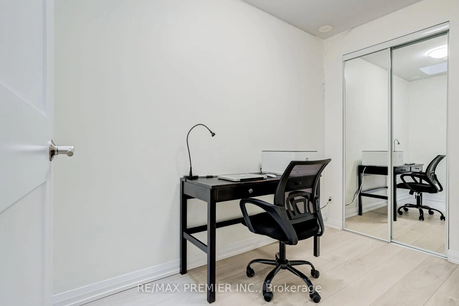 1010 Portage Parkway #TH 5