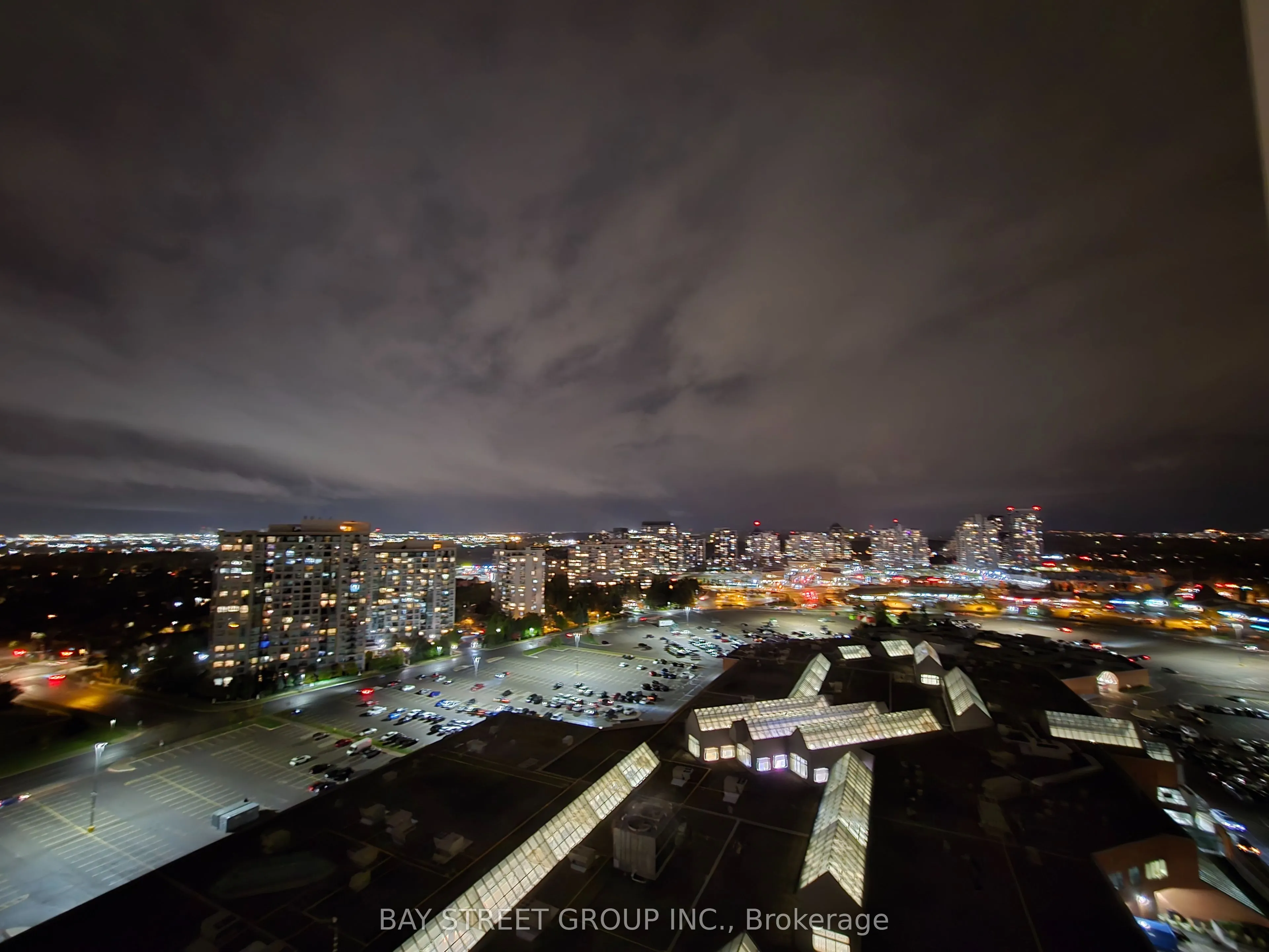 50 Upper Mall Way #1806