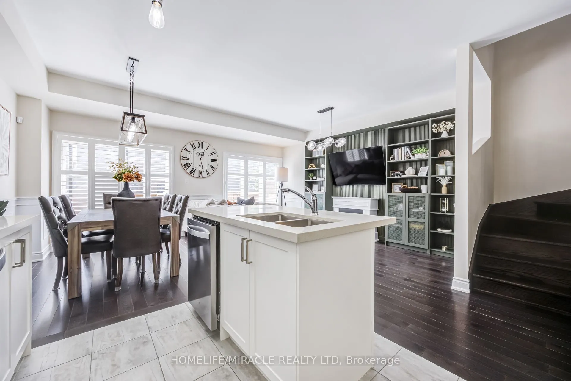 65 Lorne Thomas Place