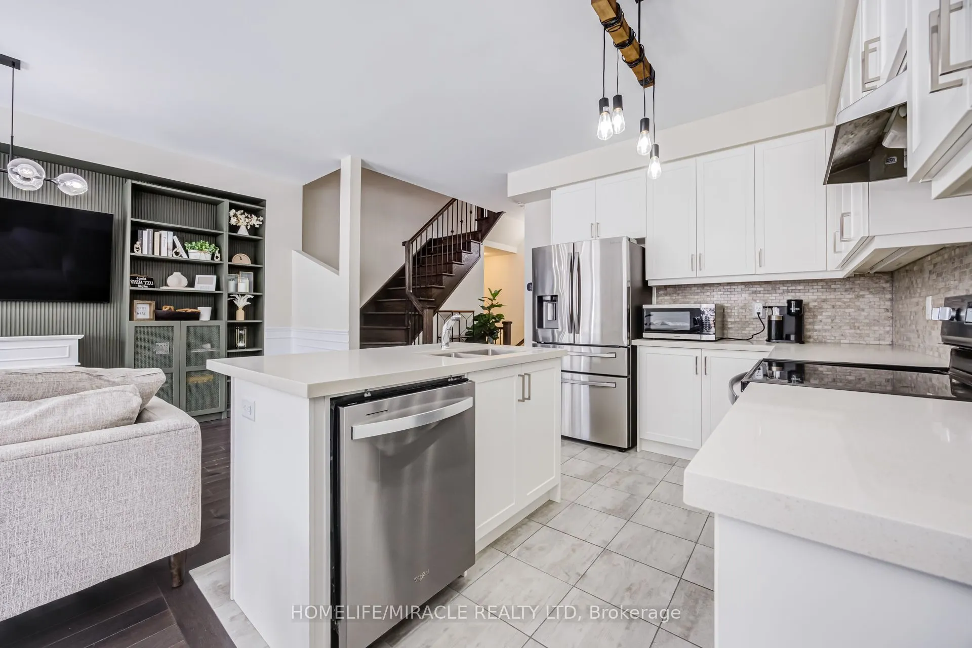 65 Lorne Thomas Place