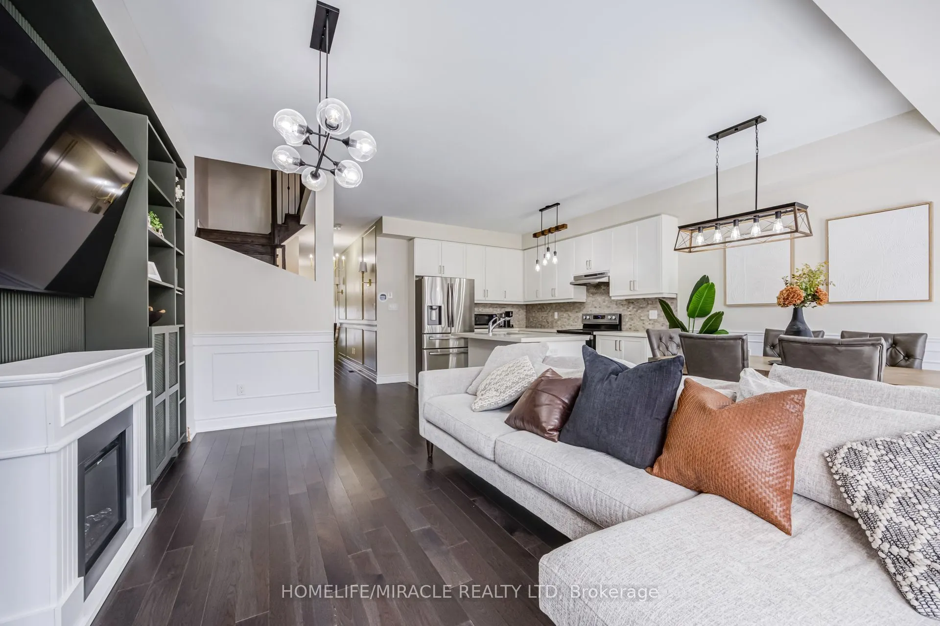 65 Lorne Thomas Place