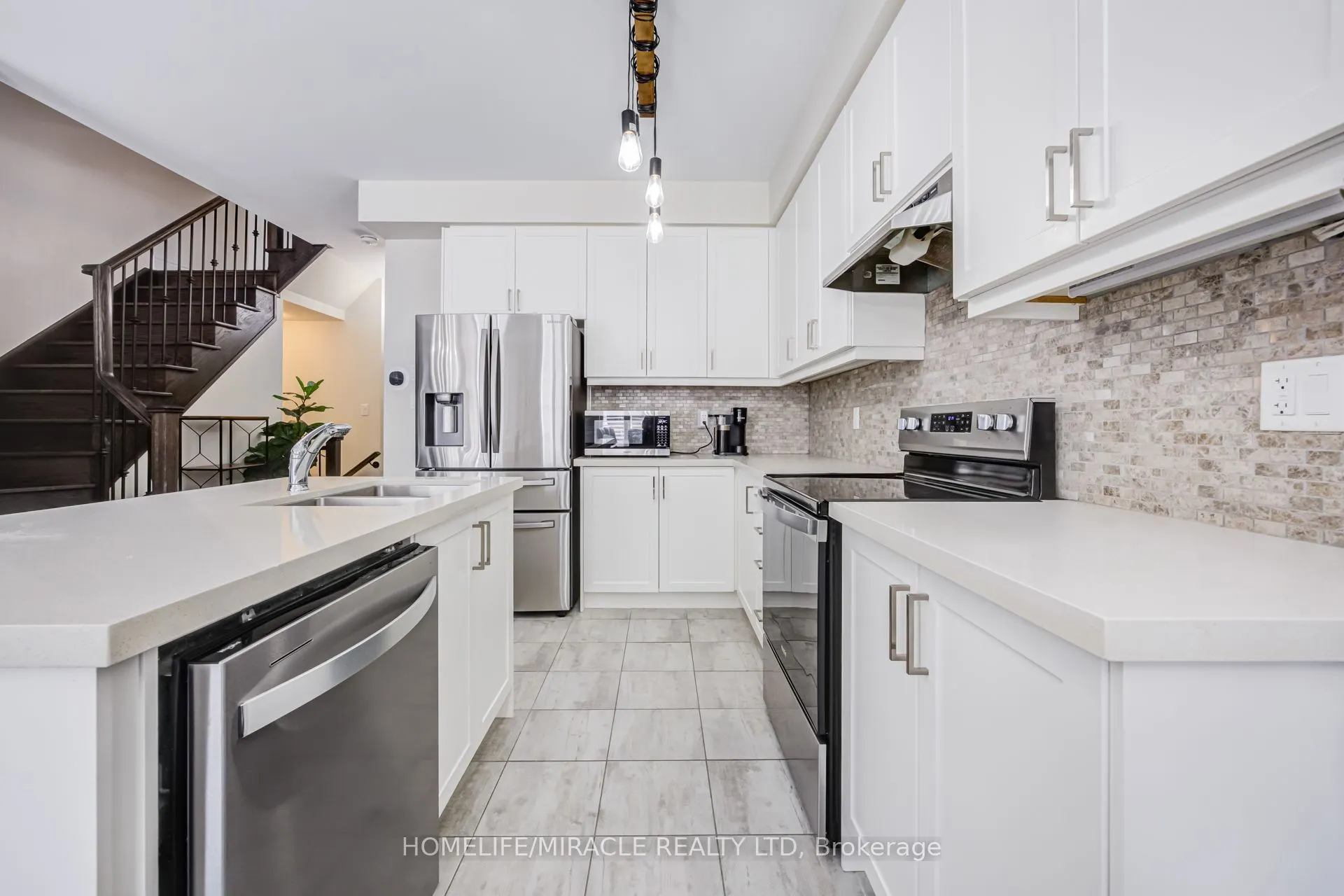 65 Lorne Thomas Place