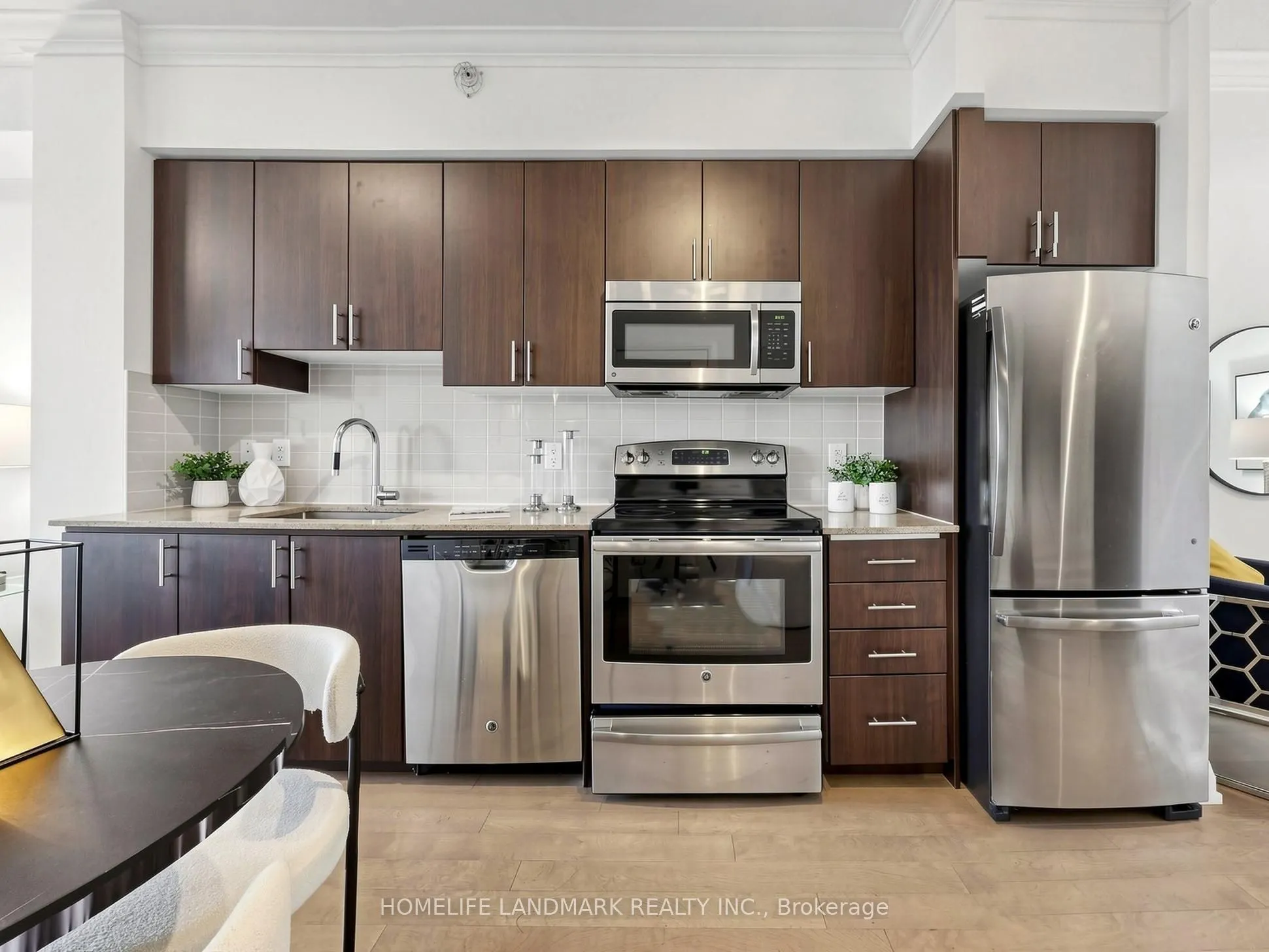 7171 Yonge Street #506