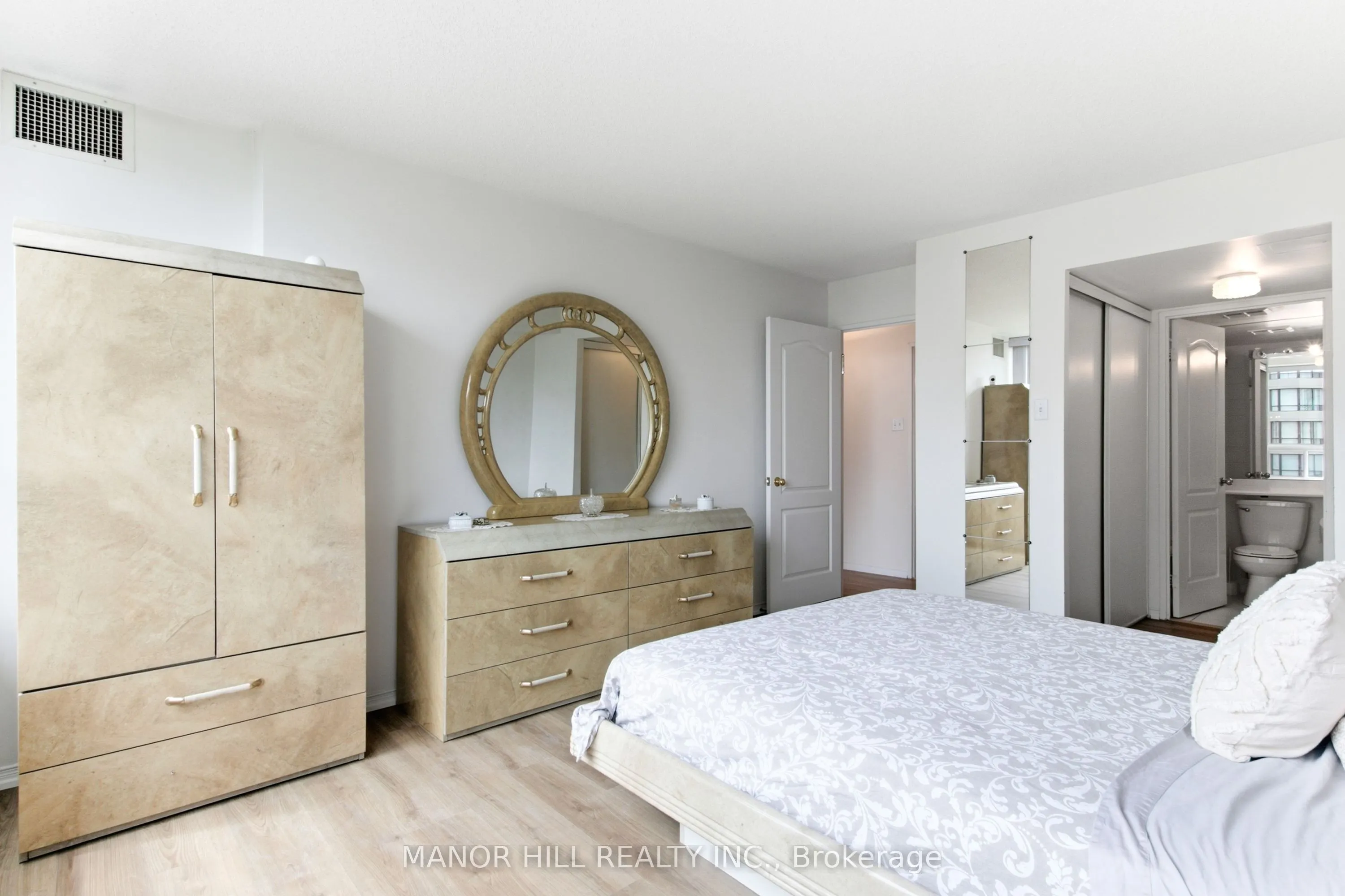 11 Townsgate Drive #814
