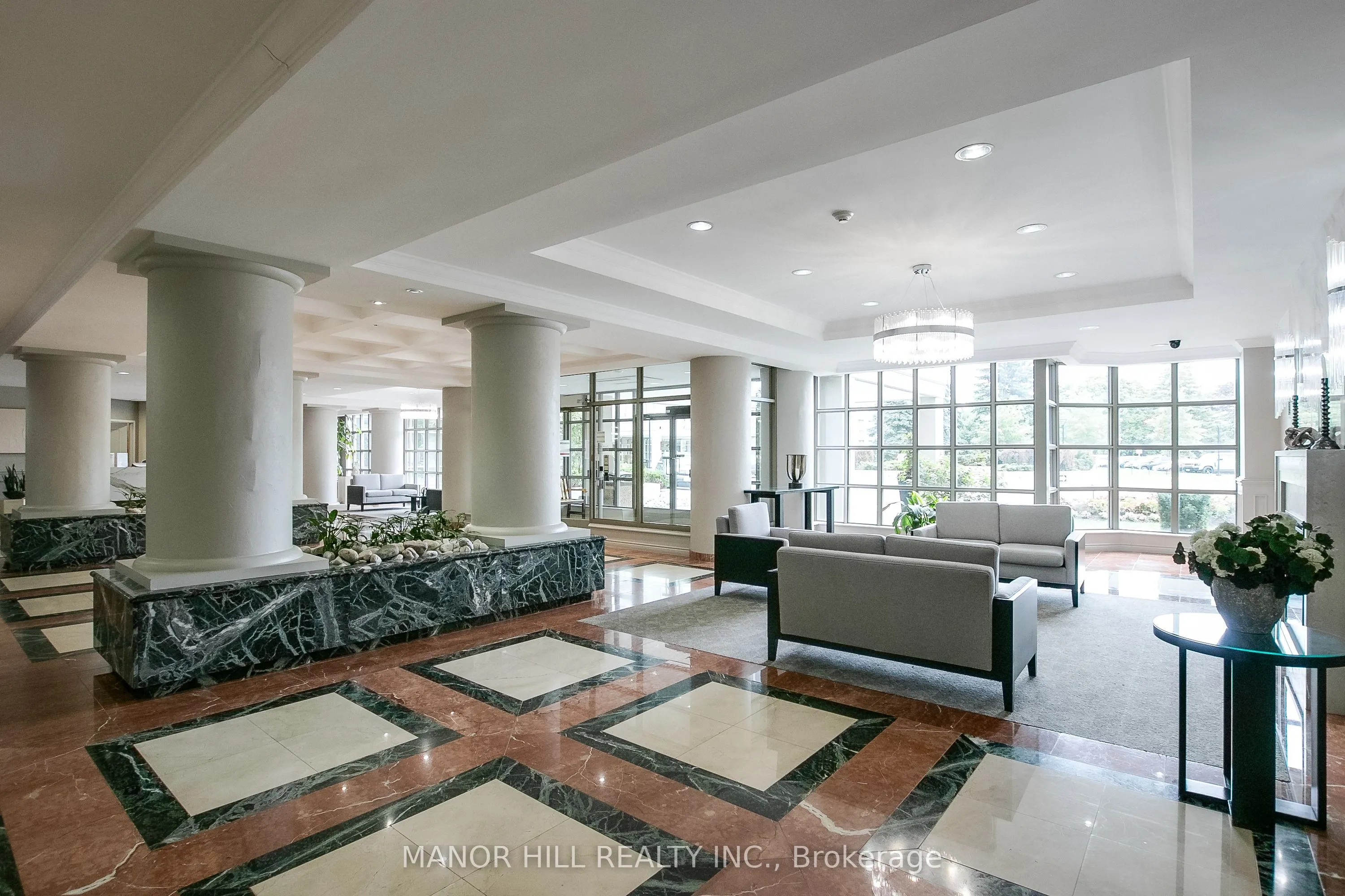 11 Townsgate Drive #814