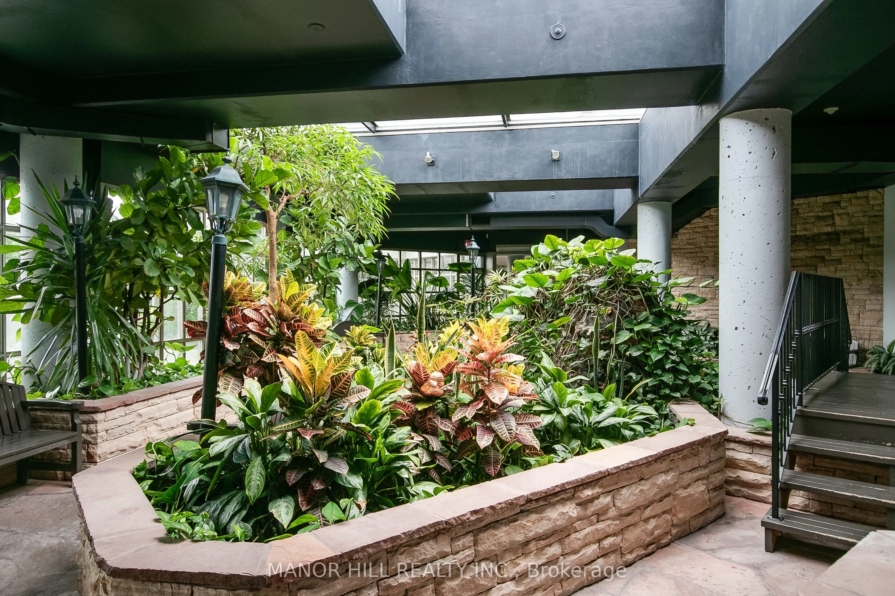 11 Townsgate Drive #814