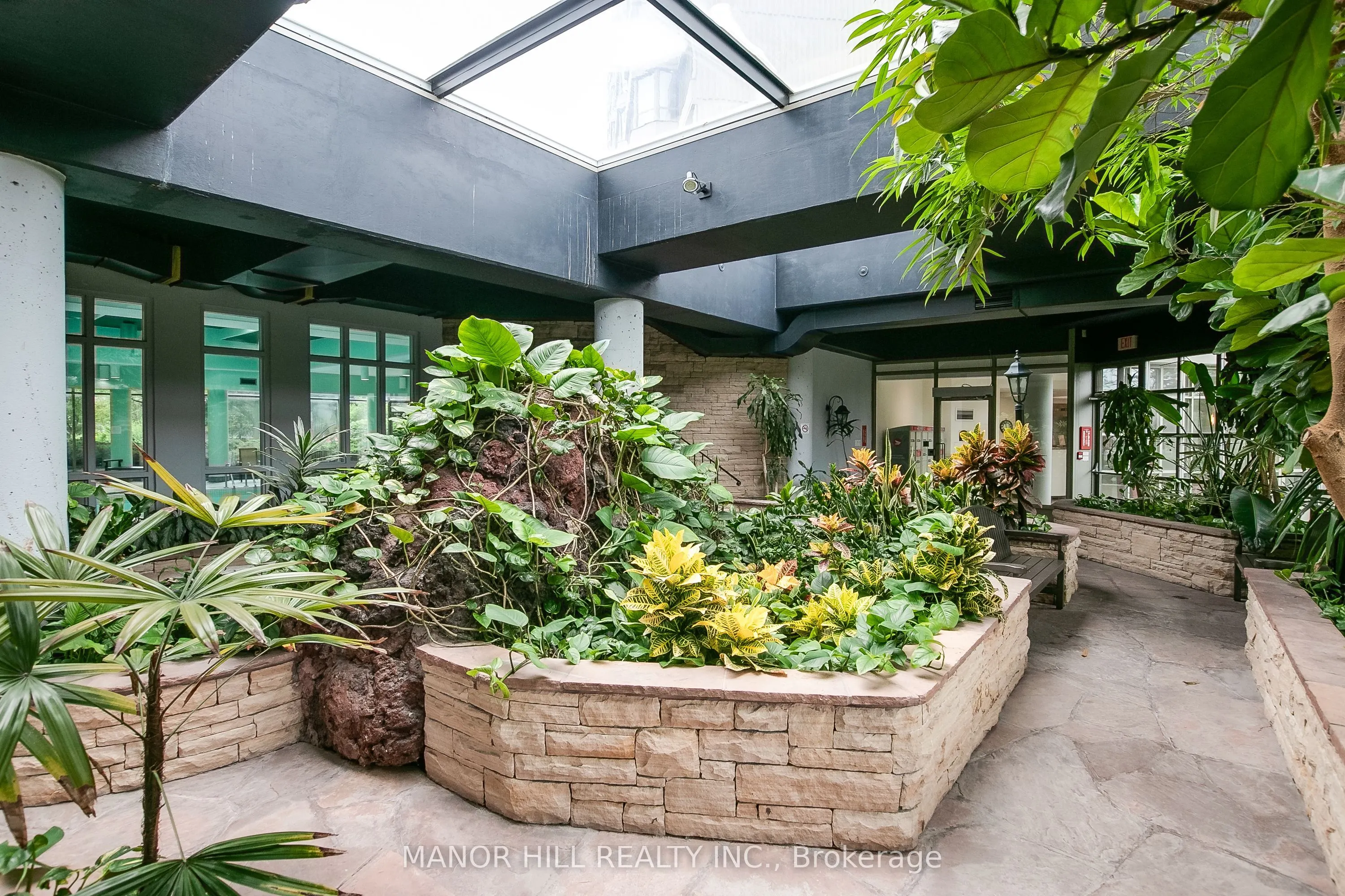 11 Townsgate Drive #814