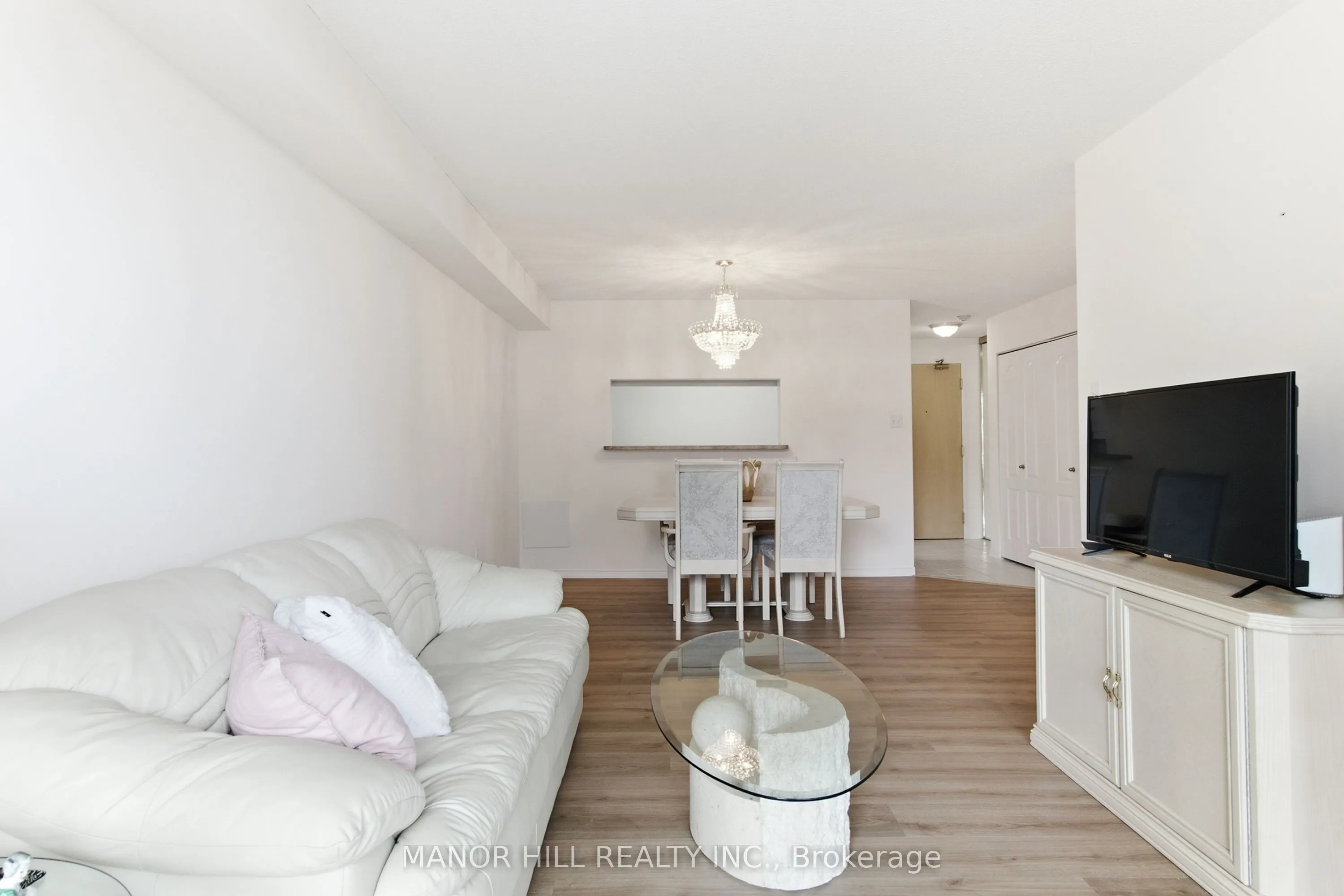 11 Townsgate Drive #814