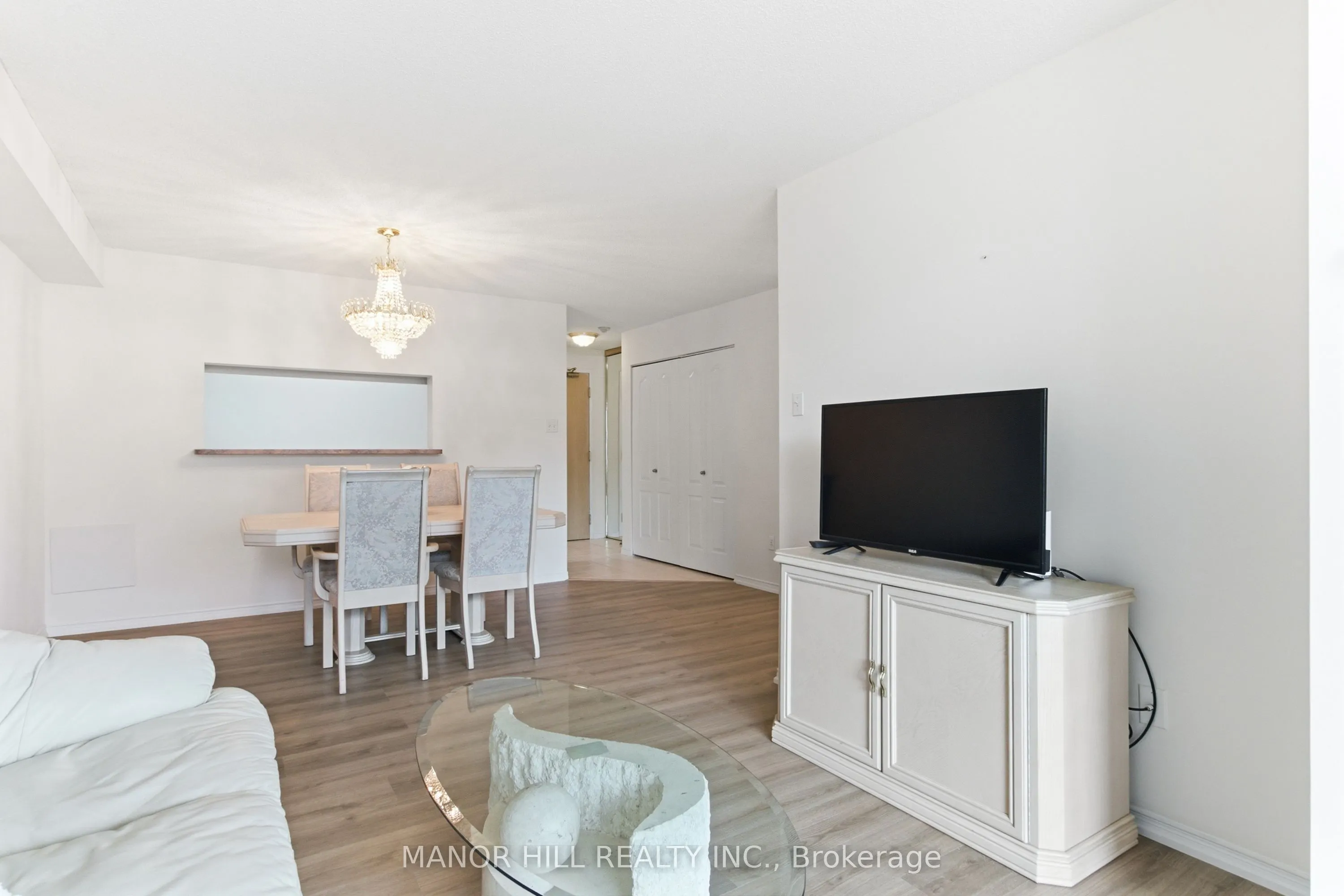 11 Townsgate Drive #814