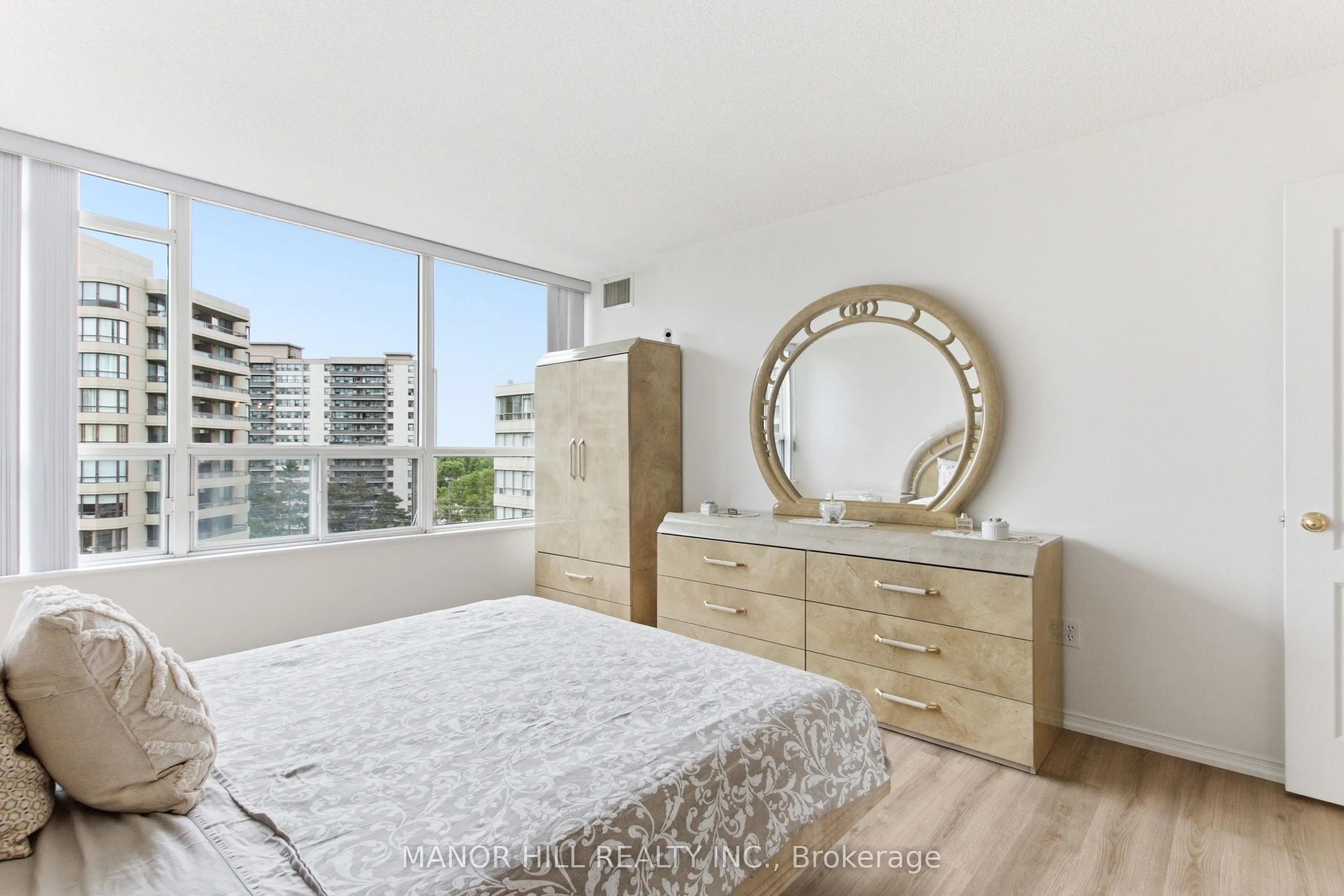 11 Townsgate Drive #814
