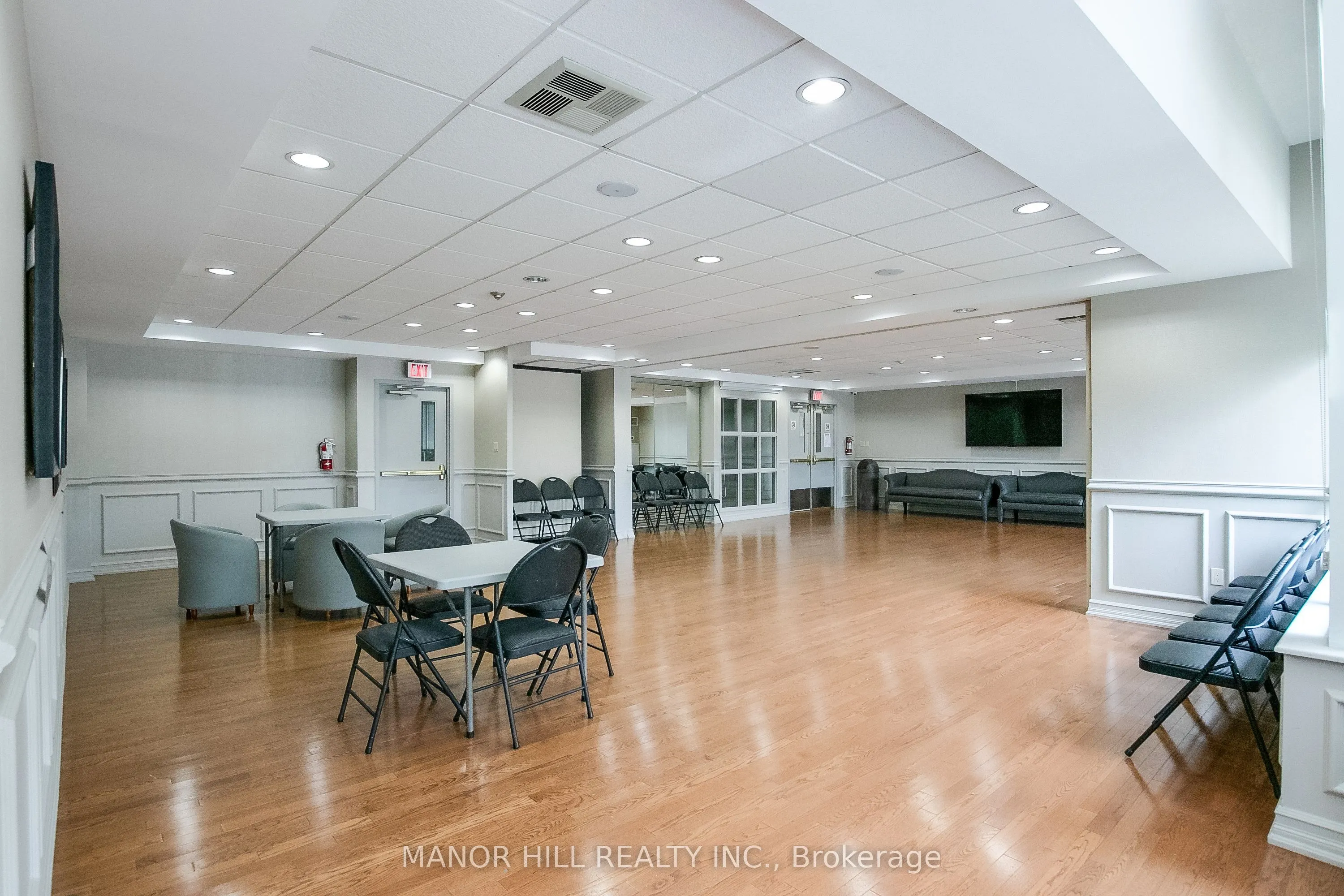 11 Townsgate Drive #814