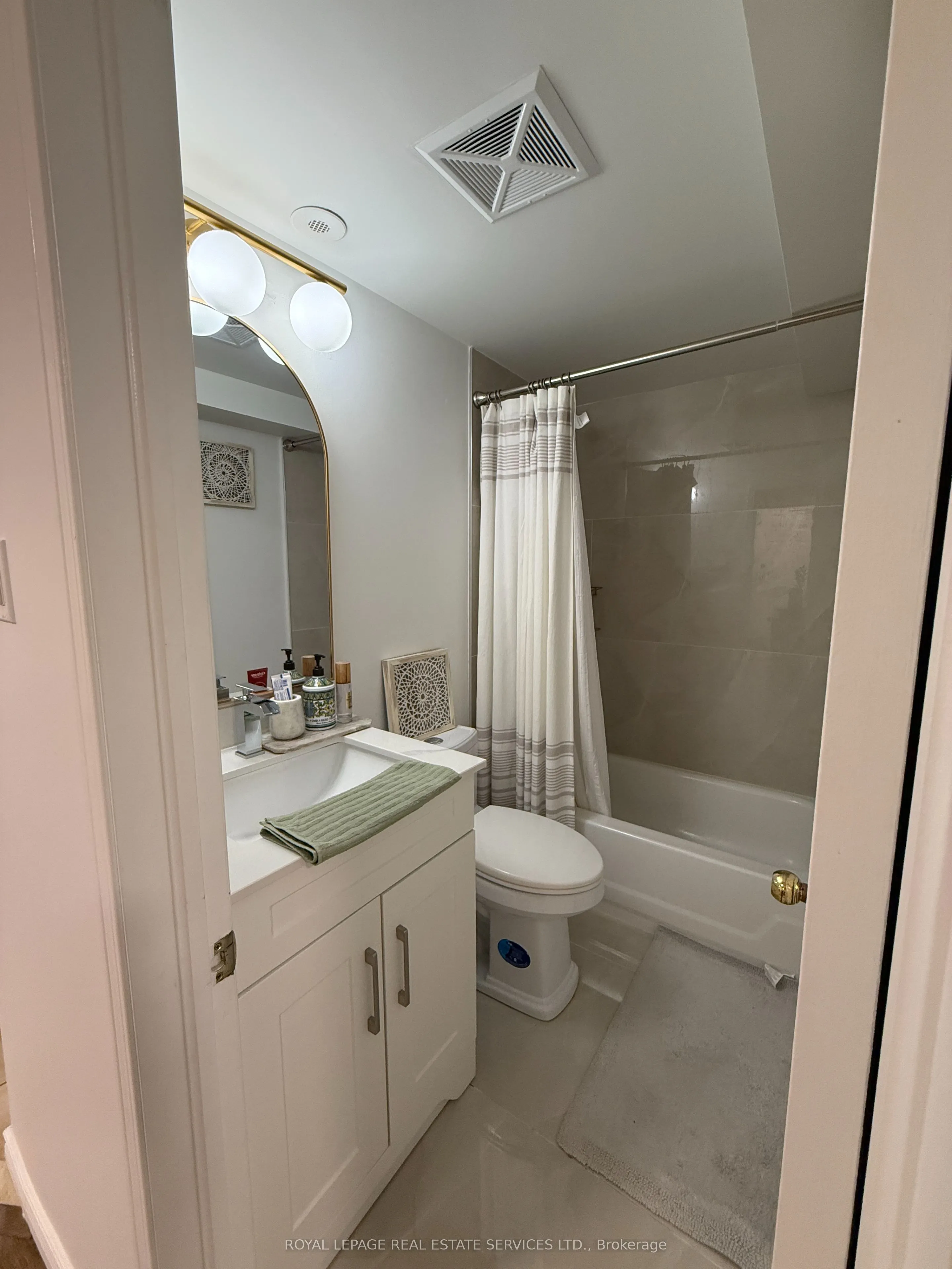 312 John Street #359
