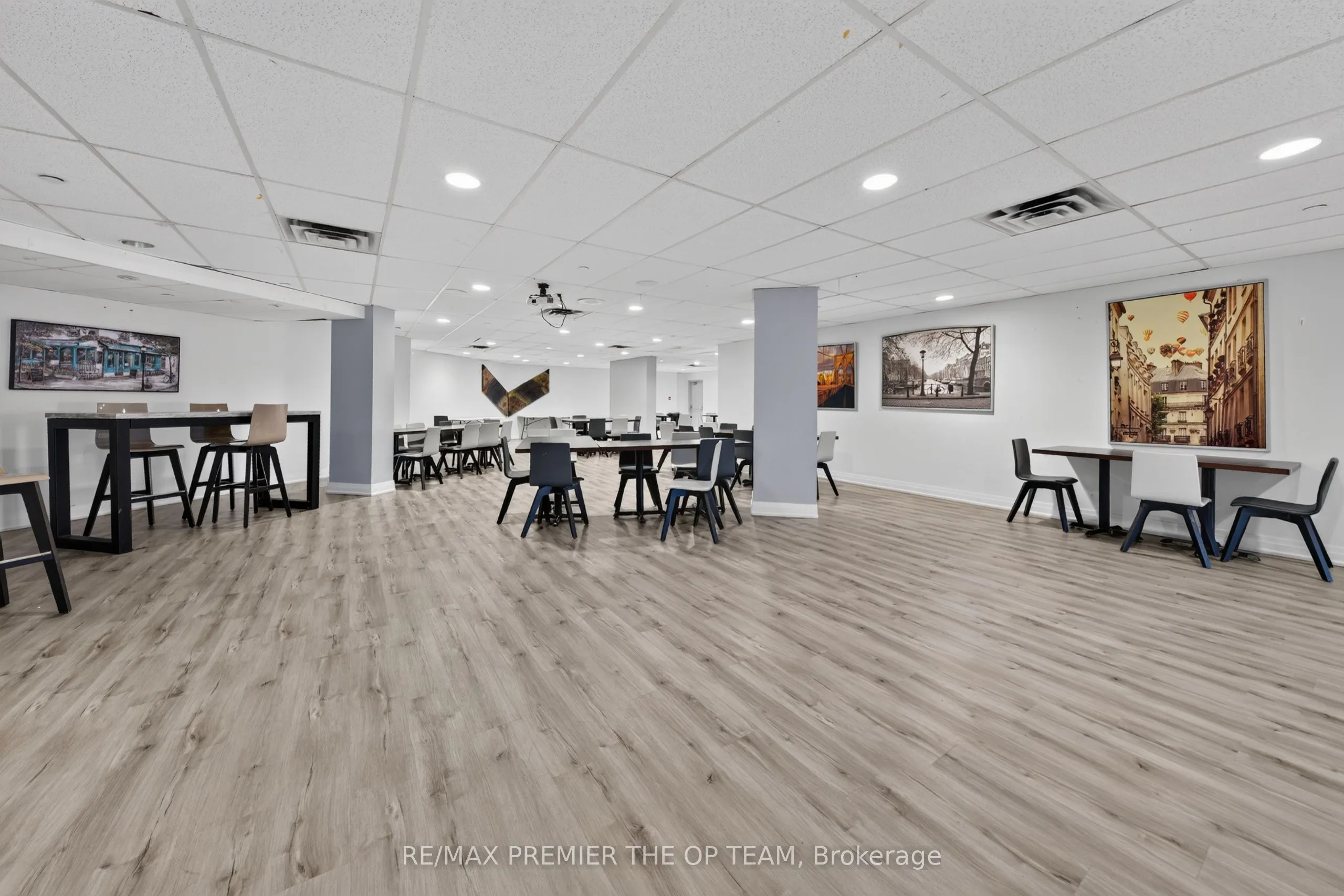 100 Arbors Lane #404