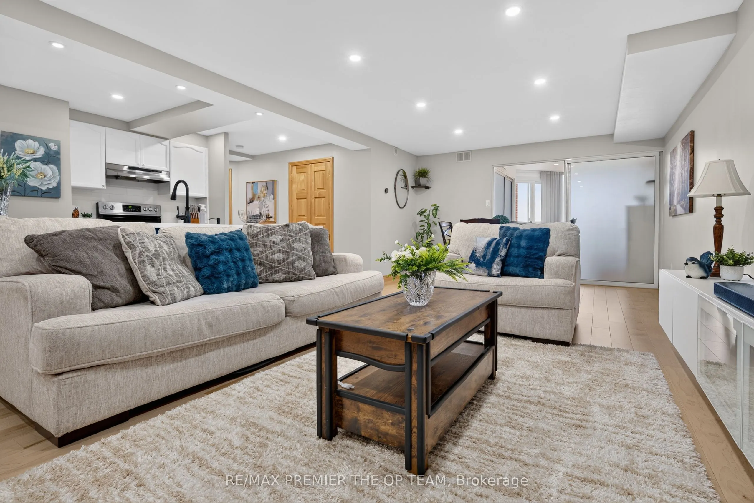 100 Arbors Lane #404